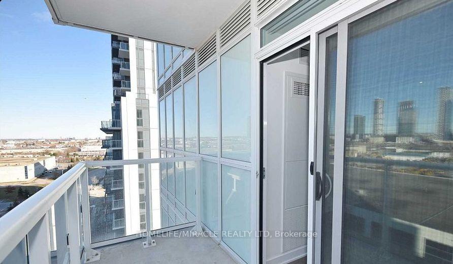 Photo 11 of Unit 1102, 10 Honeycrisp Crescent, Vaughan, Vaughan Corporate Centre — HOMEH