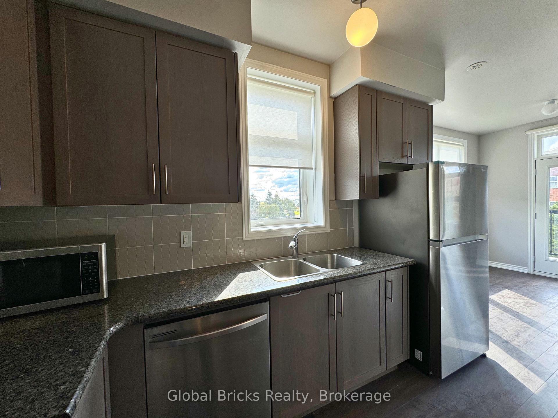 Photo 4 of Unit 306, 10 Halliford Place, Brampton, Goreway Drive Corridor — HOMEH