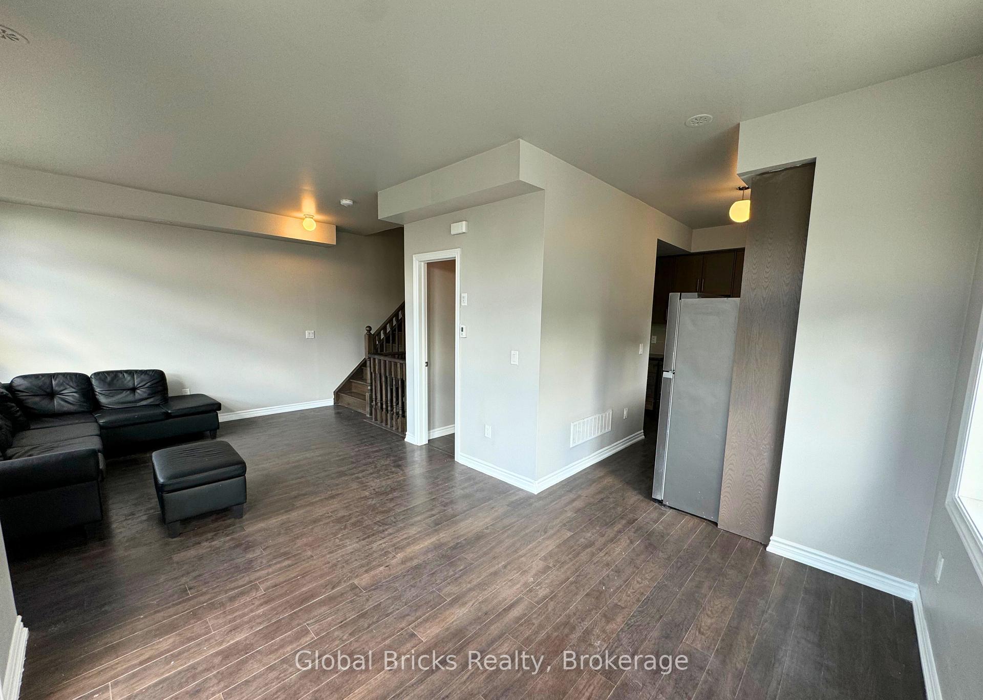 Photo 5 of Unit 306, 10 Halliford Place, Brampton, Goreway Drive Corridor — HOMEH