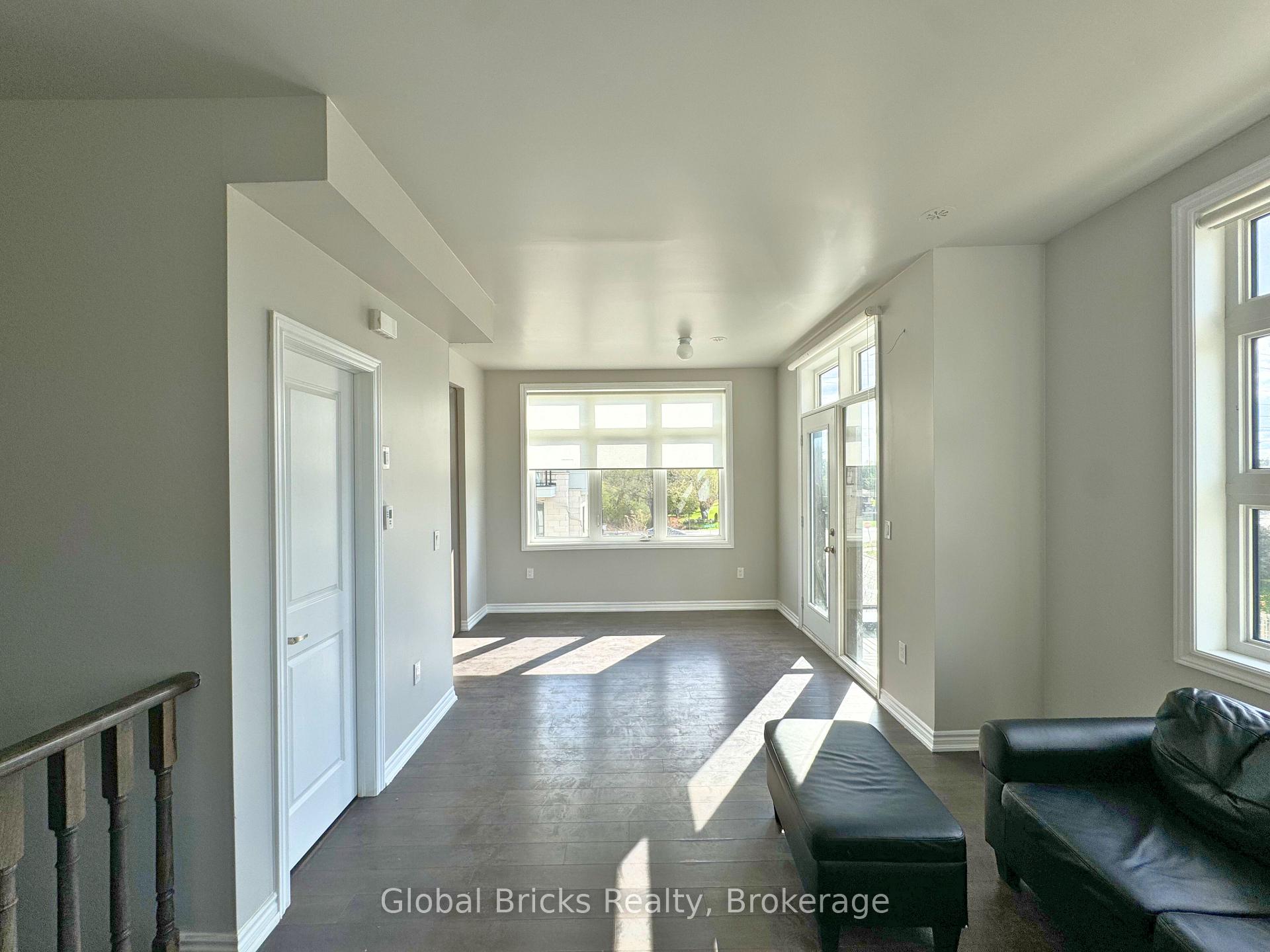 Photo 6 of Unit 306, 10 Halliford Place, Brampton, Goreway Drive Corridor — HOMEH