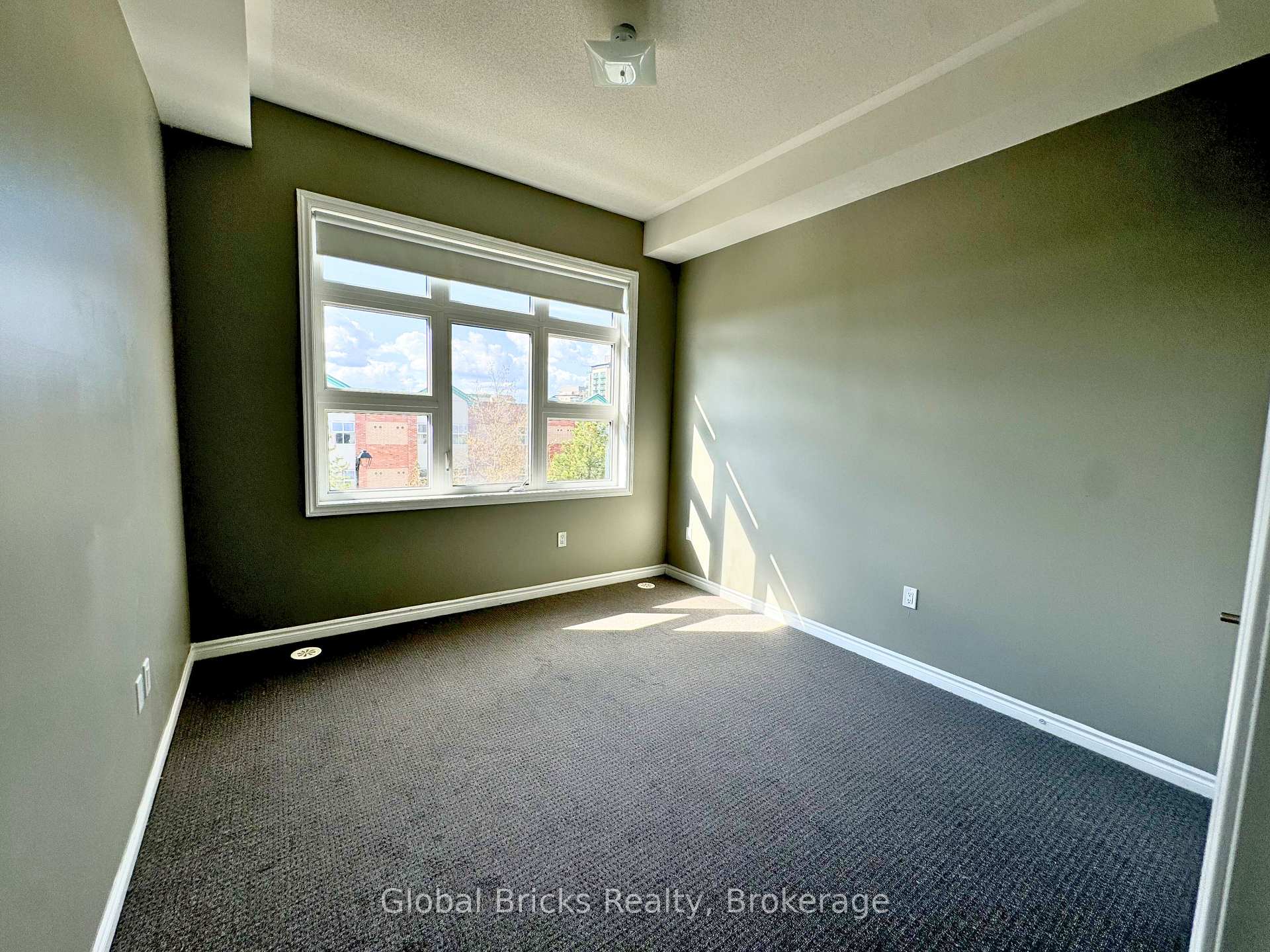 Photo 16 of Unit 306, 10 Halliford Place, Brampton, Goreway Drive Corridor — HOMEH
