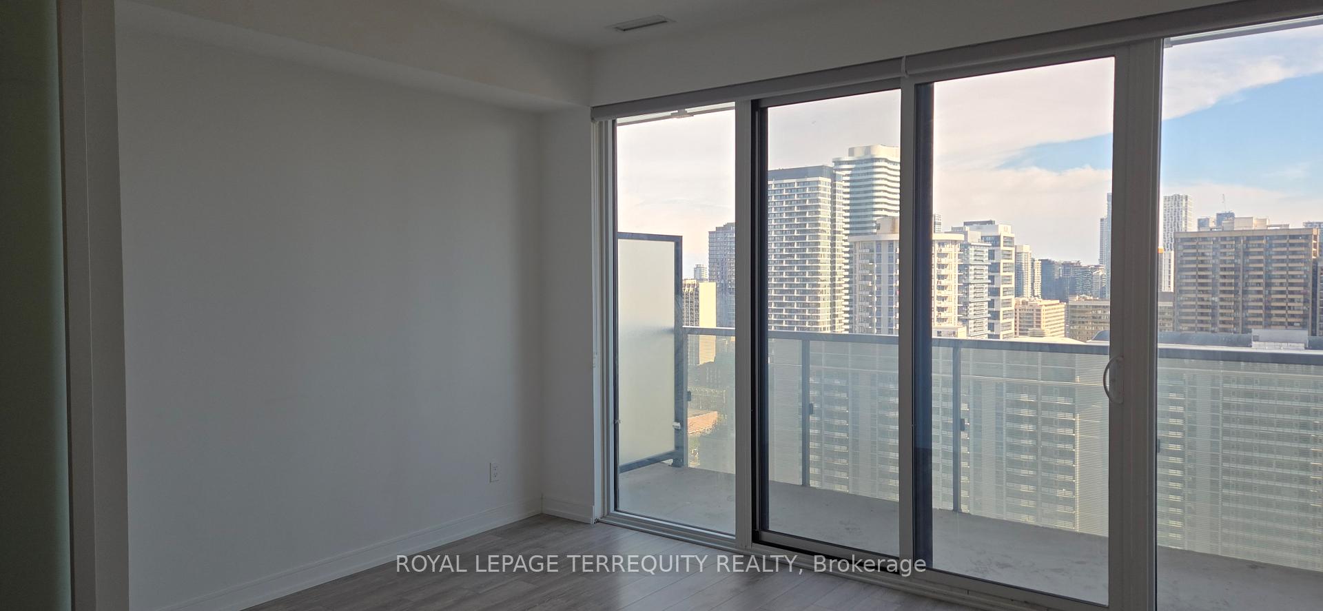 Photo 4 of Unit 2303, 28 Wellesley Street E, Toronto, Church-Yonge Corridor — HOMEH