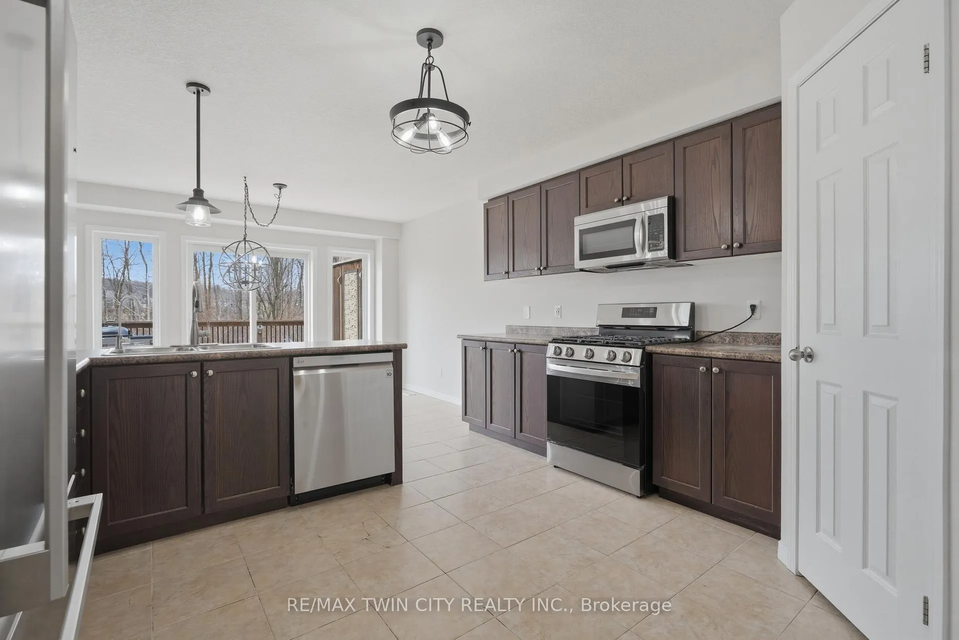 Photo 10 of 288 Steepleridge Street, Kitchener — HOMEH