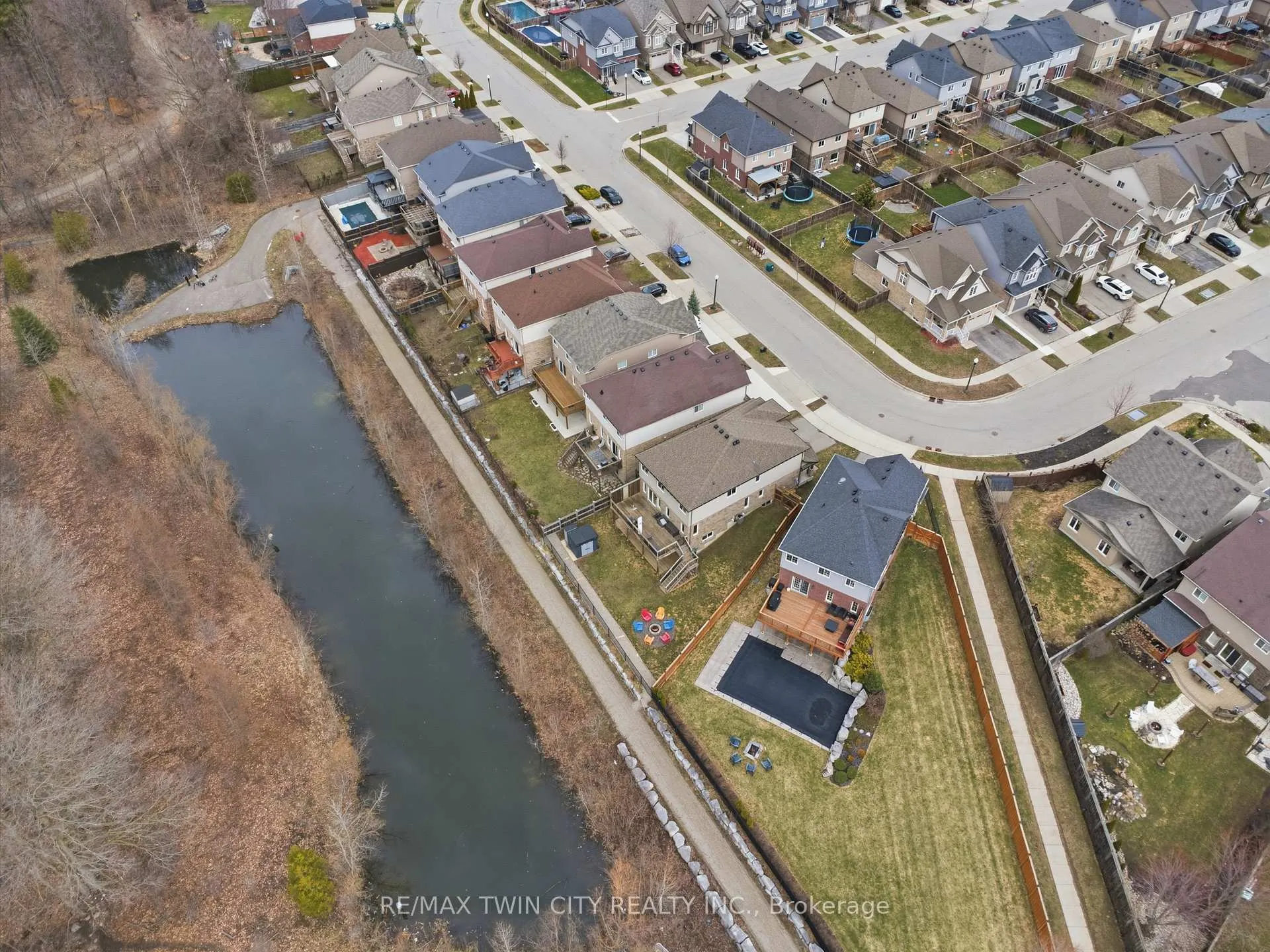 Photo 48 of 288 Steepleridge Street, Kitchener — HOMEH