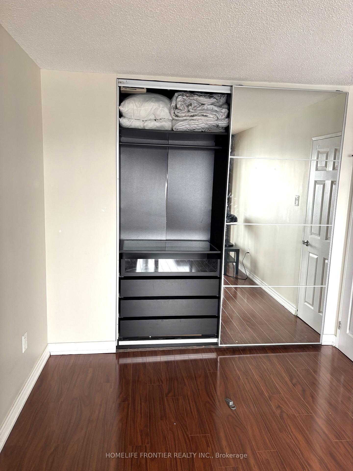 Photo 7 of Unit 1514, 7440 Bathurst Street, Vaughan, Brownridge — HOMEH