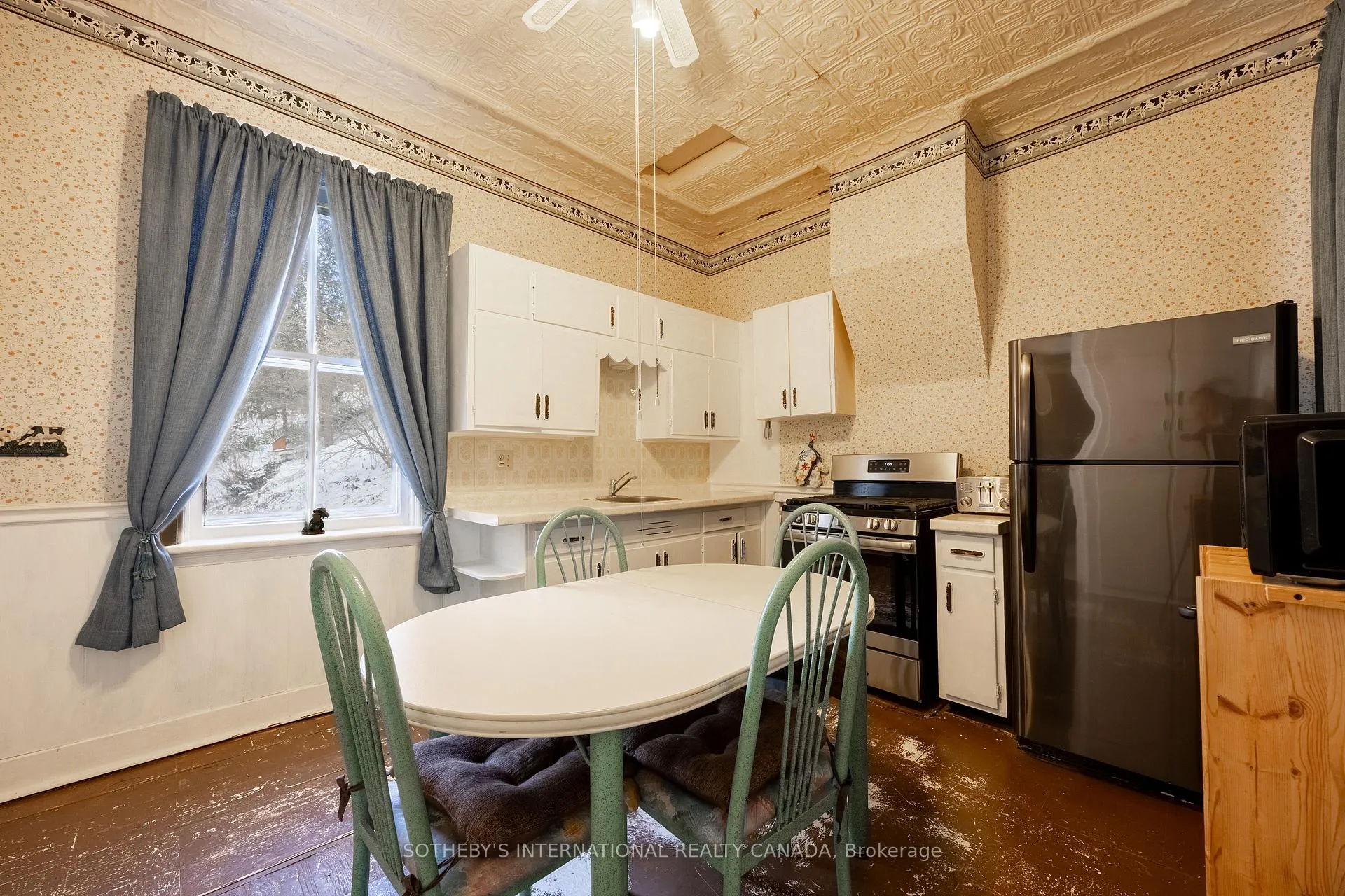 Photo 19 of 111 Broadway Street W, Brant, Paris — HOMEH