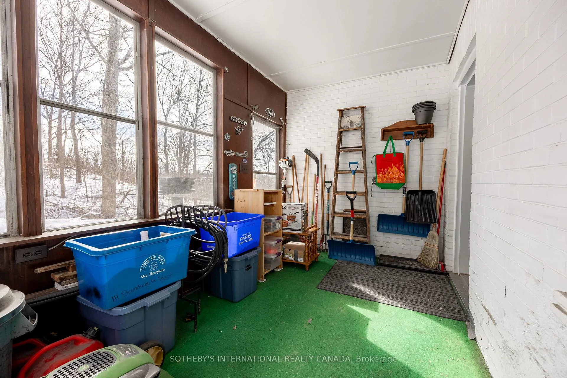 Photo 25 of 111 Broadway Street W, Brant, Paris — HOMEH
