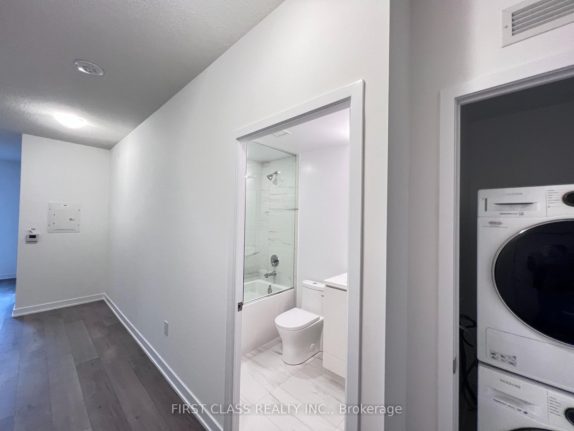 Photo 2 of Unit 1010, 10 Honeycrisp Crescent, Vaughan, Vaughan Corporate Centre — HOMEH
