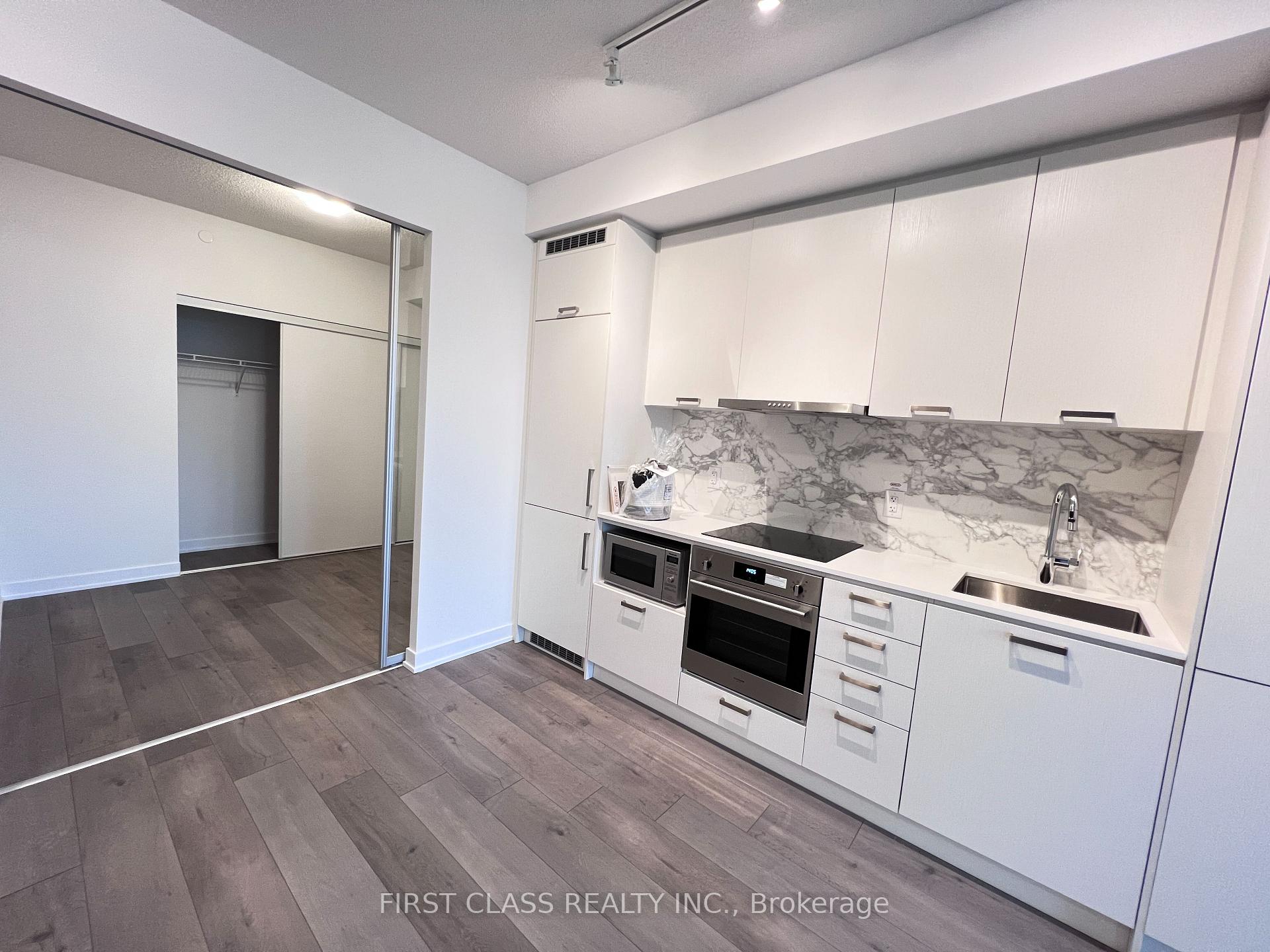 Photo 4 of Unit 1010, 10 Honeycrisp Crescent, Vaughan, Vaughan Corporate Centre — HOMEH