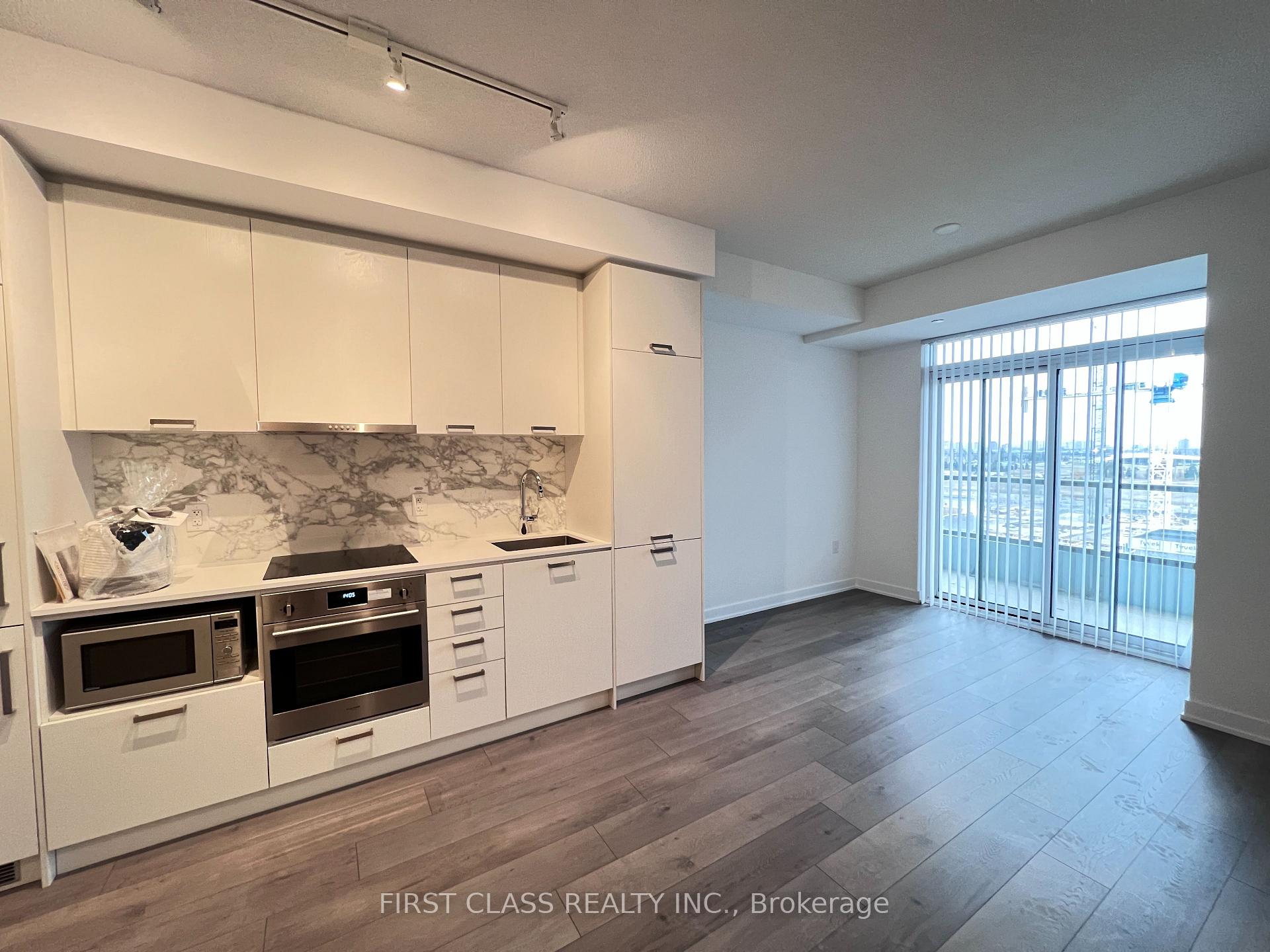 Photo 6 of Unit 1010, 10 Honeycrisp Crescent, Vaughan, Vaughan Corporate Centre — HOMEH