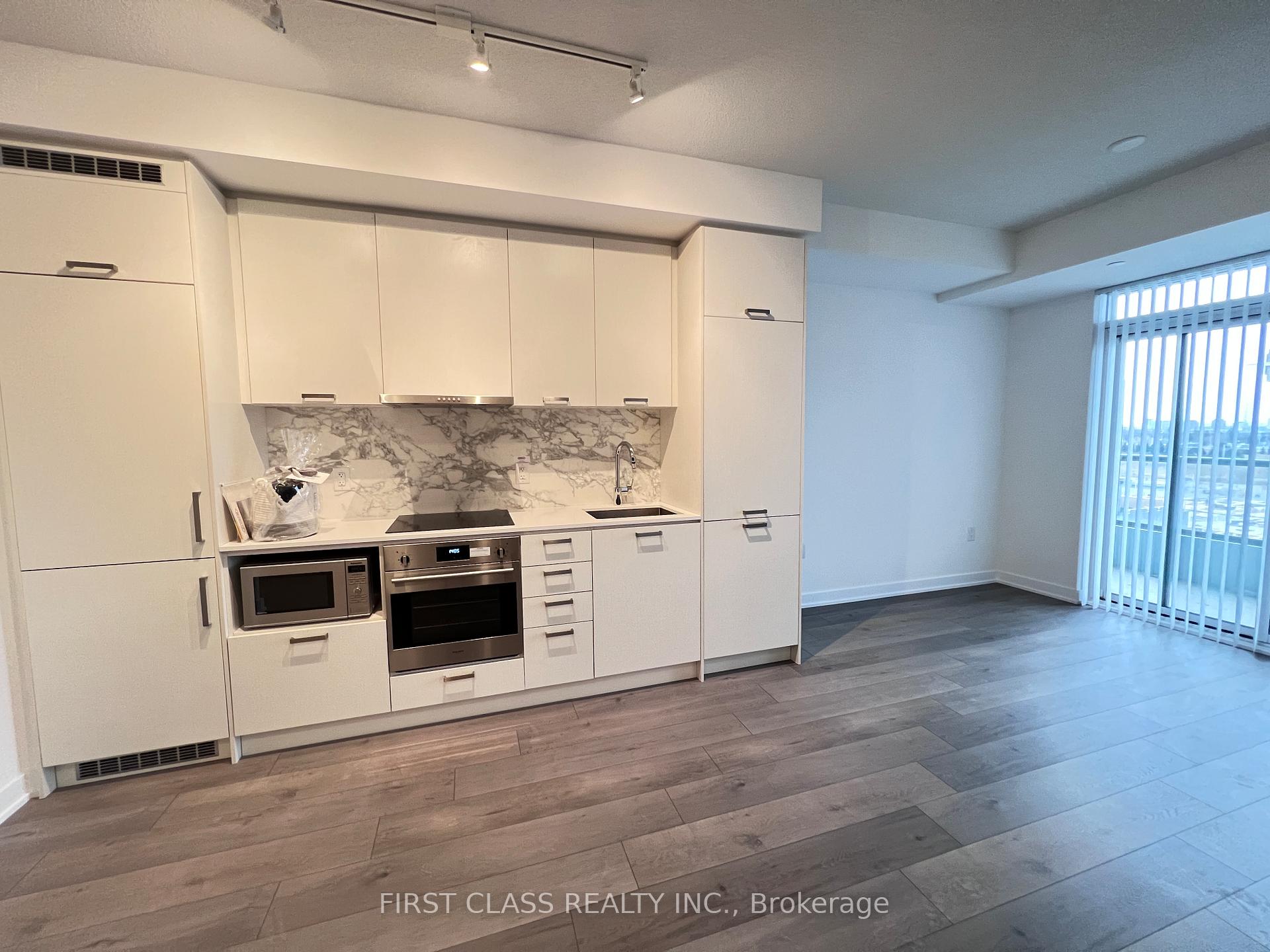 Photo 7 of Unit 1010, 10 Honeycrisp Crescent, Vaughan, Vaughan Corporate Centre — HOMEH