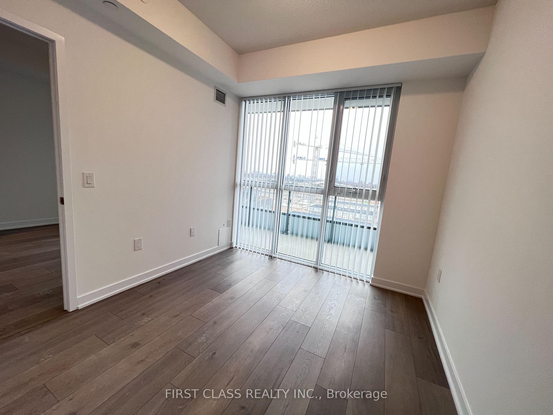 Photo 8 of Unit 1010, 10 Honeycrisp Crescent, Vaughan, Vaughan Corporate Centre — HOMEH