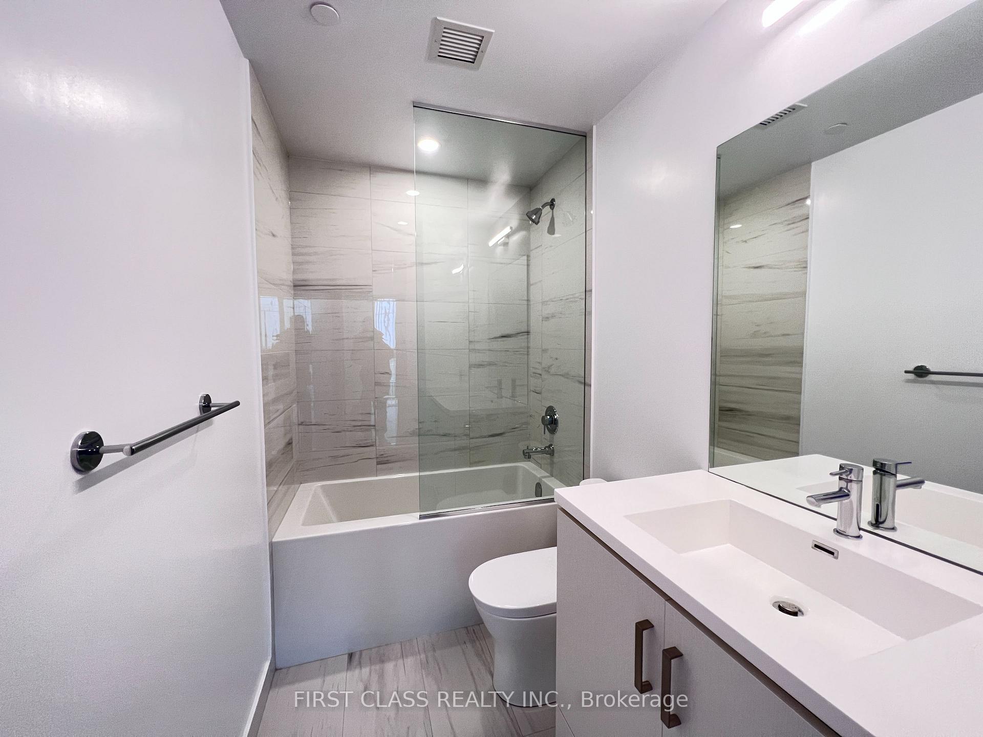 Photo 9 of Unit 1010, 10 Honeycrisp Crescent, Vaughan, Vaughan Corporate Centre — HOMEH