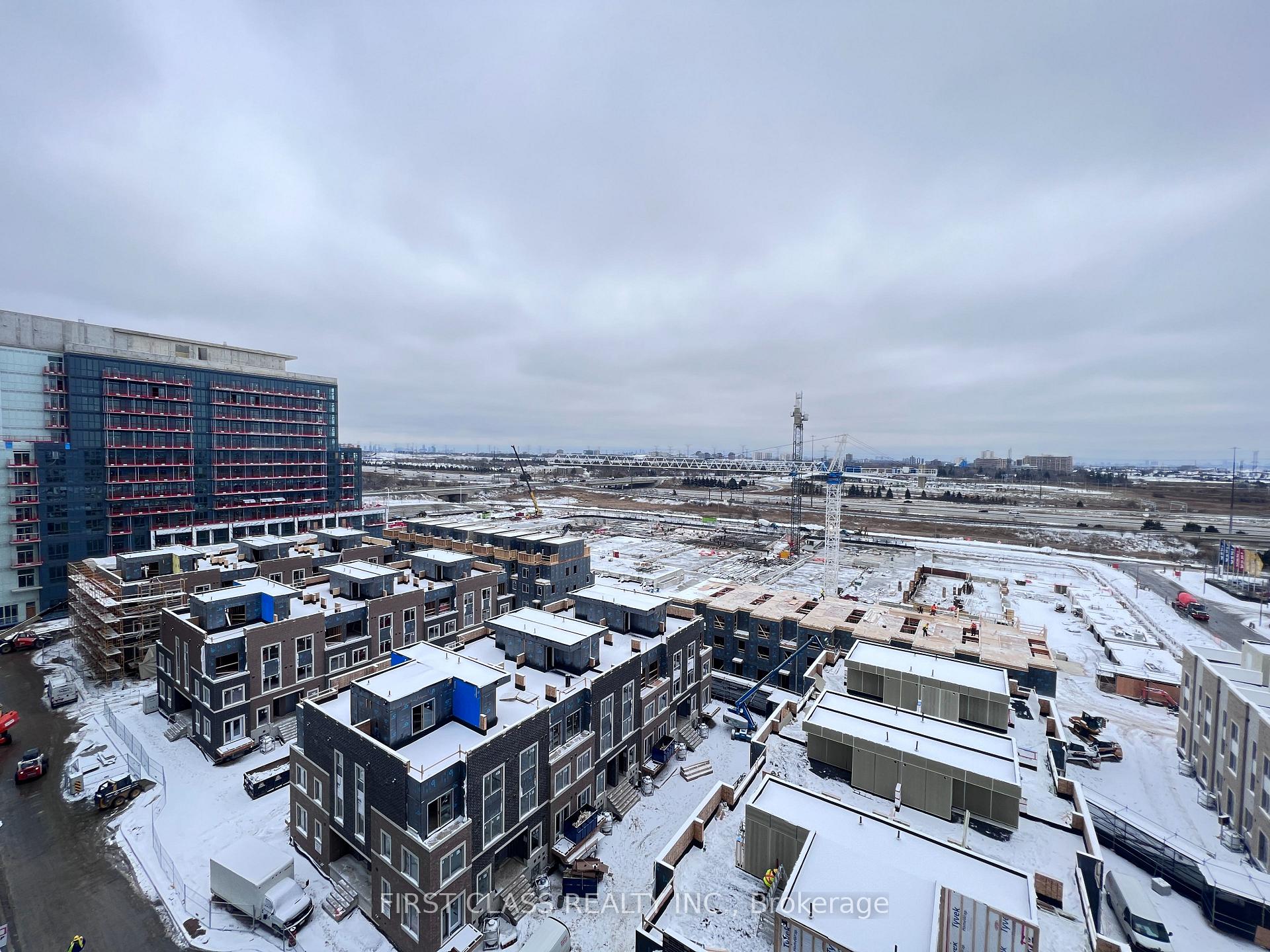 Photo 10 of Unit 1010, 10 Honeycrisp Crescent, Vaughan, Vaughan Corporate Centre — HOMEH