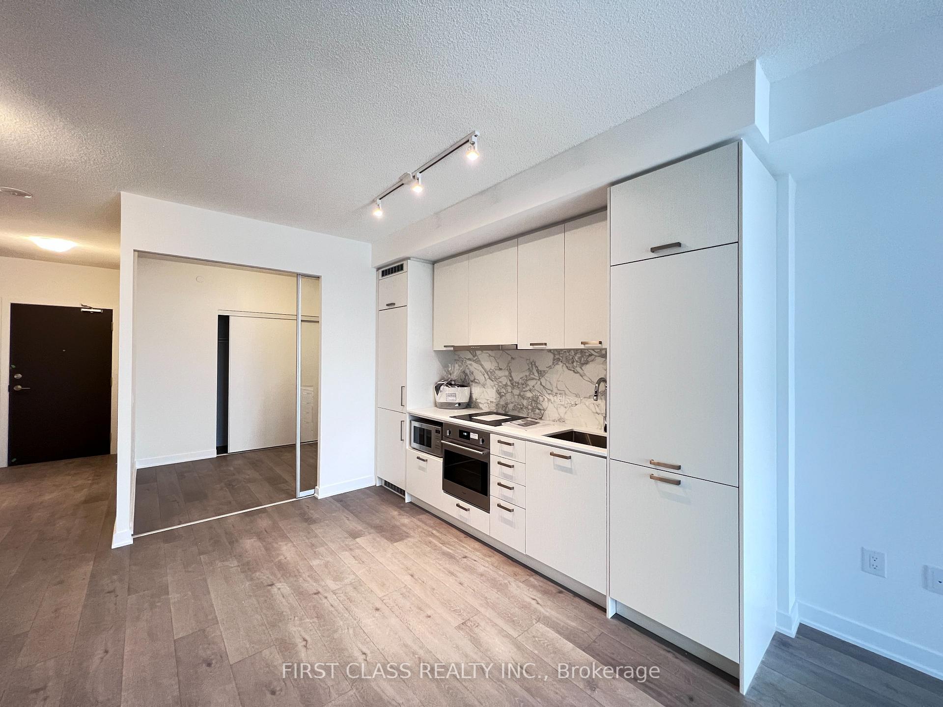 Photo 11 of Unit 1010, 10 Honeycrisp Crescent, Vaughan, Vaughan Corporate Centre — HOMEH