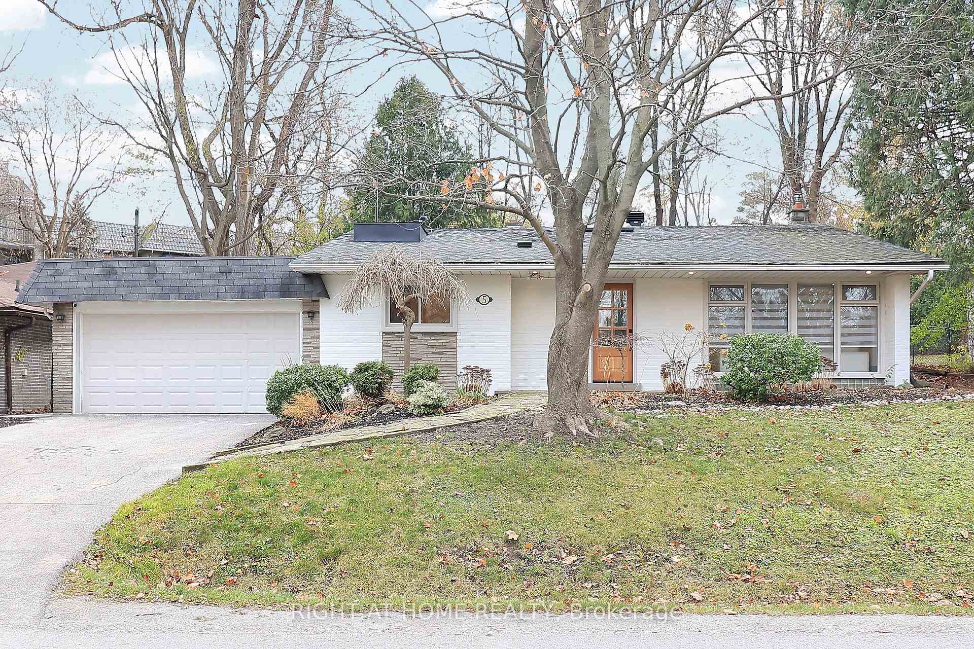 Front of 5 Harriman Road