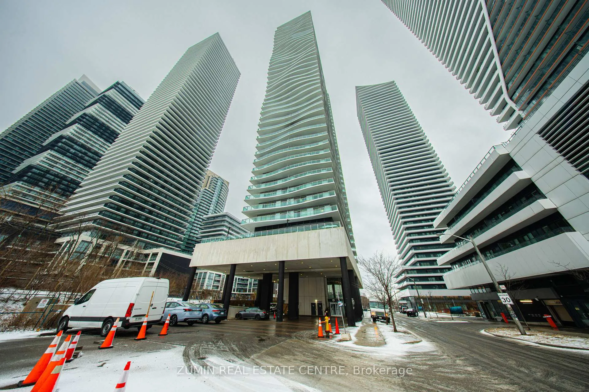 Photo 2 of Unit LPH3602, 33 Shore Breeze Drive, Etobicoke, Mimico — HOMEH