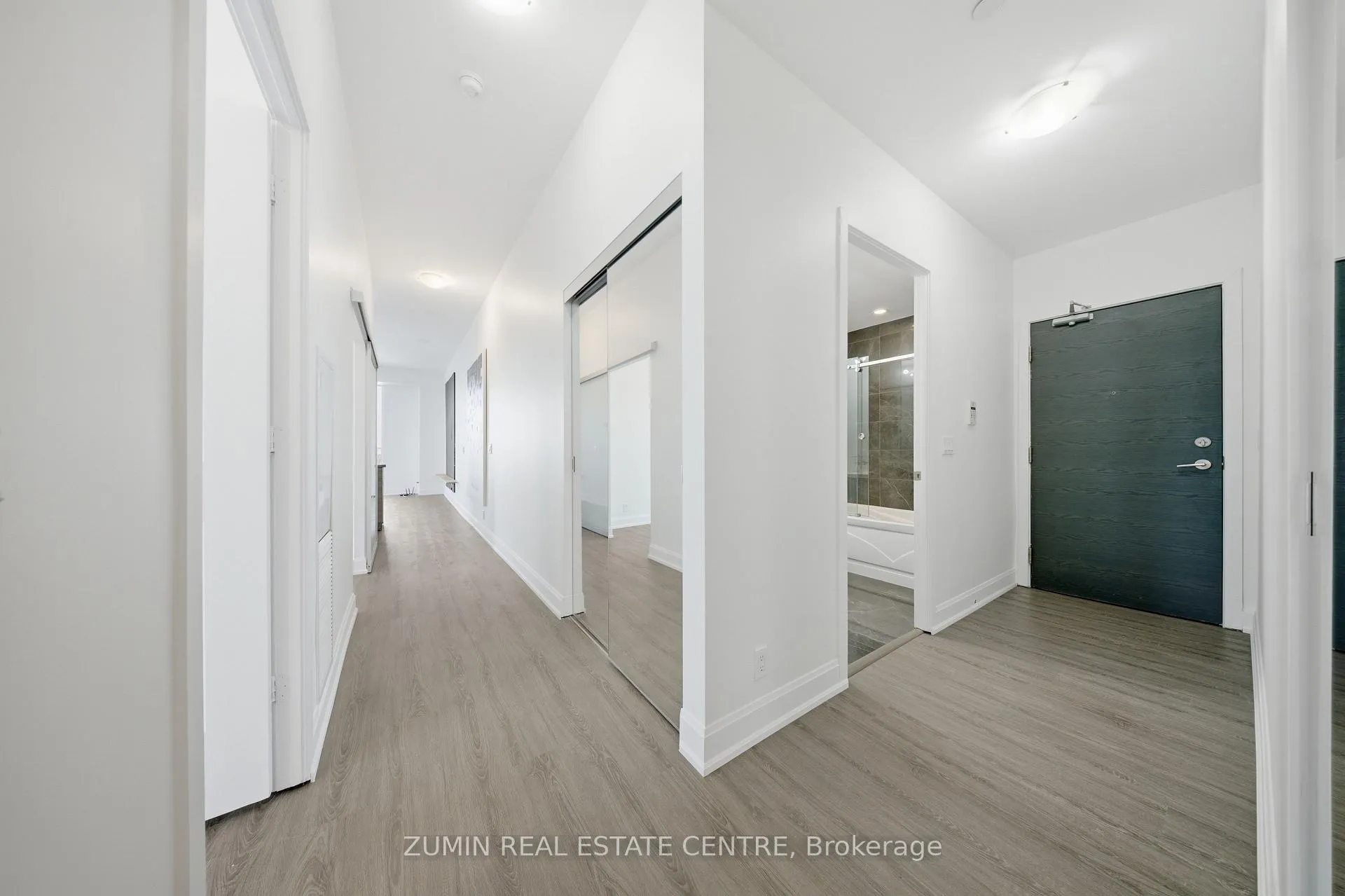 Photo 6 of Unit LPH3602, 33 Shore Breeze Drive, Etobicoke, Mimico — HOMEH