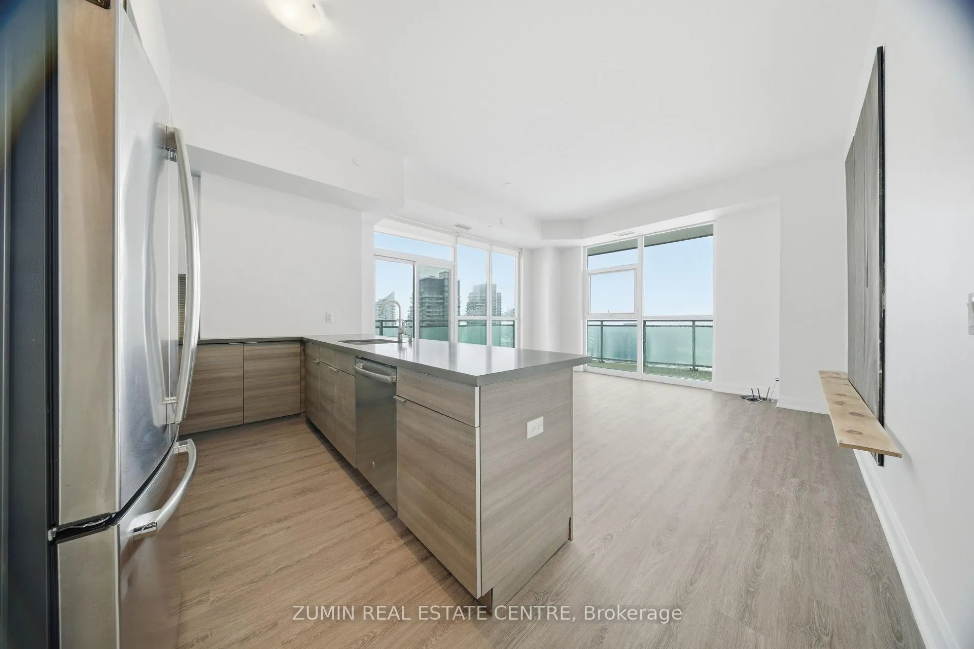 Photo 11 of Unit LPH3602, 33 Shore Breeze Drive, Etobicoke, Mimico — HOMEH