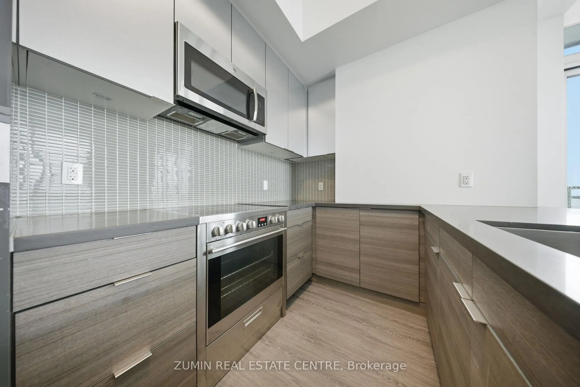 Photo 13 of Unit LPH3602, 33 Shore Breeze Drive, Etobicoke, Mimico — HOMEH