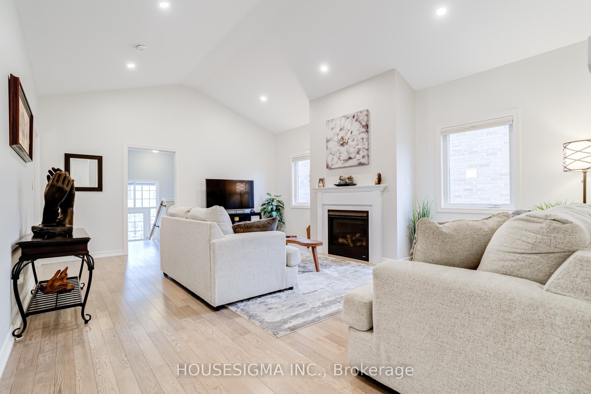 Photo 3 of 208 Breton Street, Clearview, Stayner — HOMEH