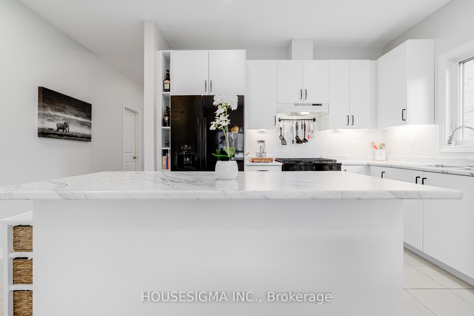 Photo 4 of 208 Breton Street, Clearview, Stayner — HOMEH