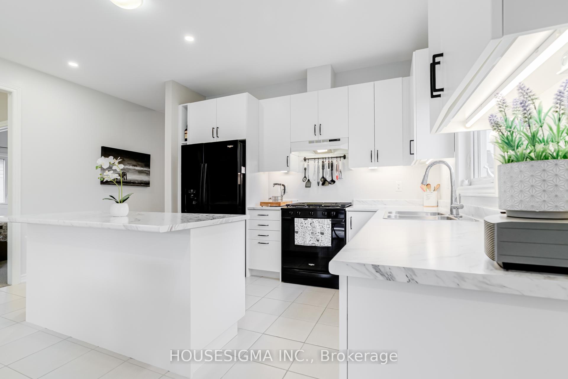 Photo 5 of 208 Breton Street, Clearview, Stayner — HOMEH