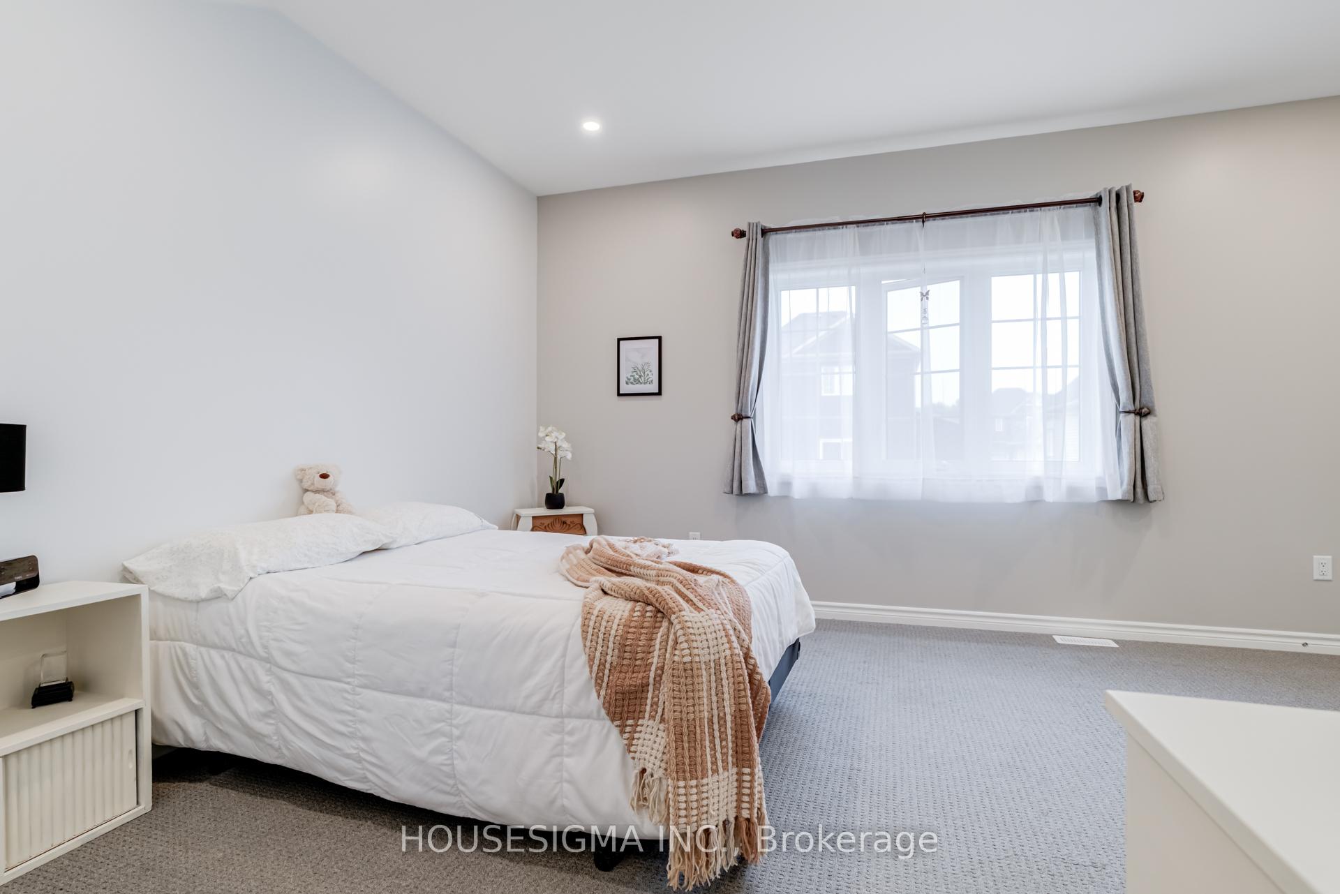 Photo 8 of 208 Breton Street, Clearview, Stayner — HOMEH
