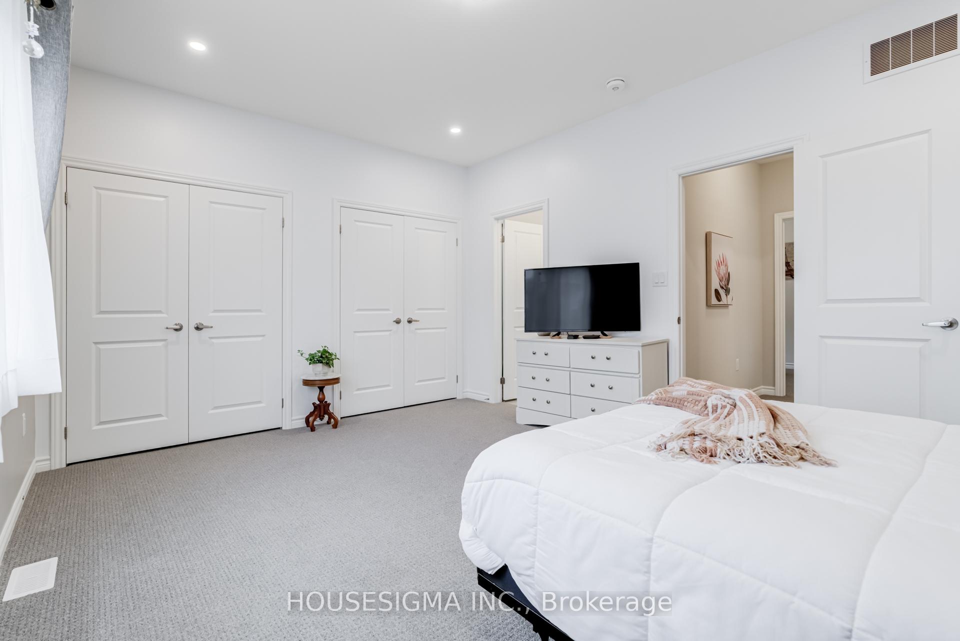 Photo 9 of 208 Breton Street, Clearview, Stayner — HOMEH