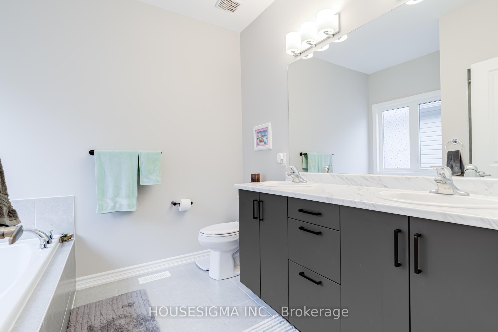 Photo 10 of 208 Breton Street, Clearview, Stayner — HOMEH