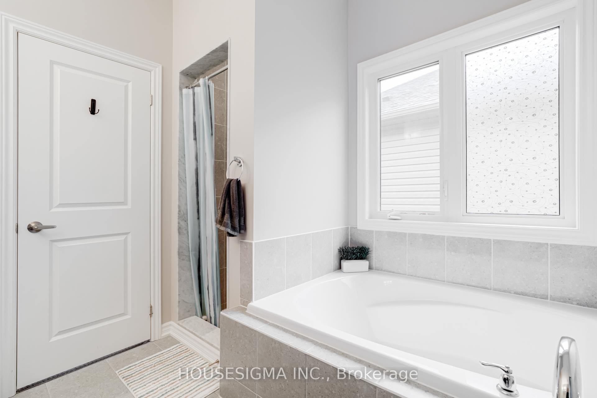 Photo 11 of 208 Breton Street, Clearview, Stayner — HOMEH