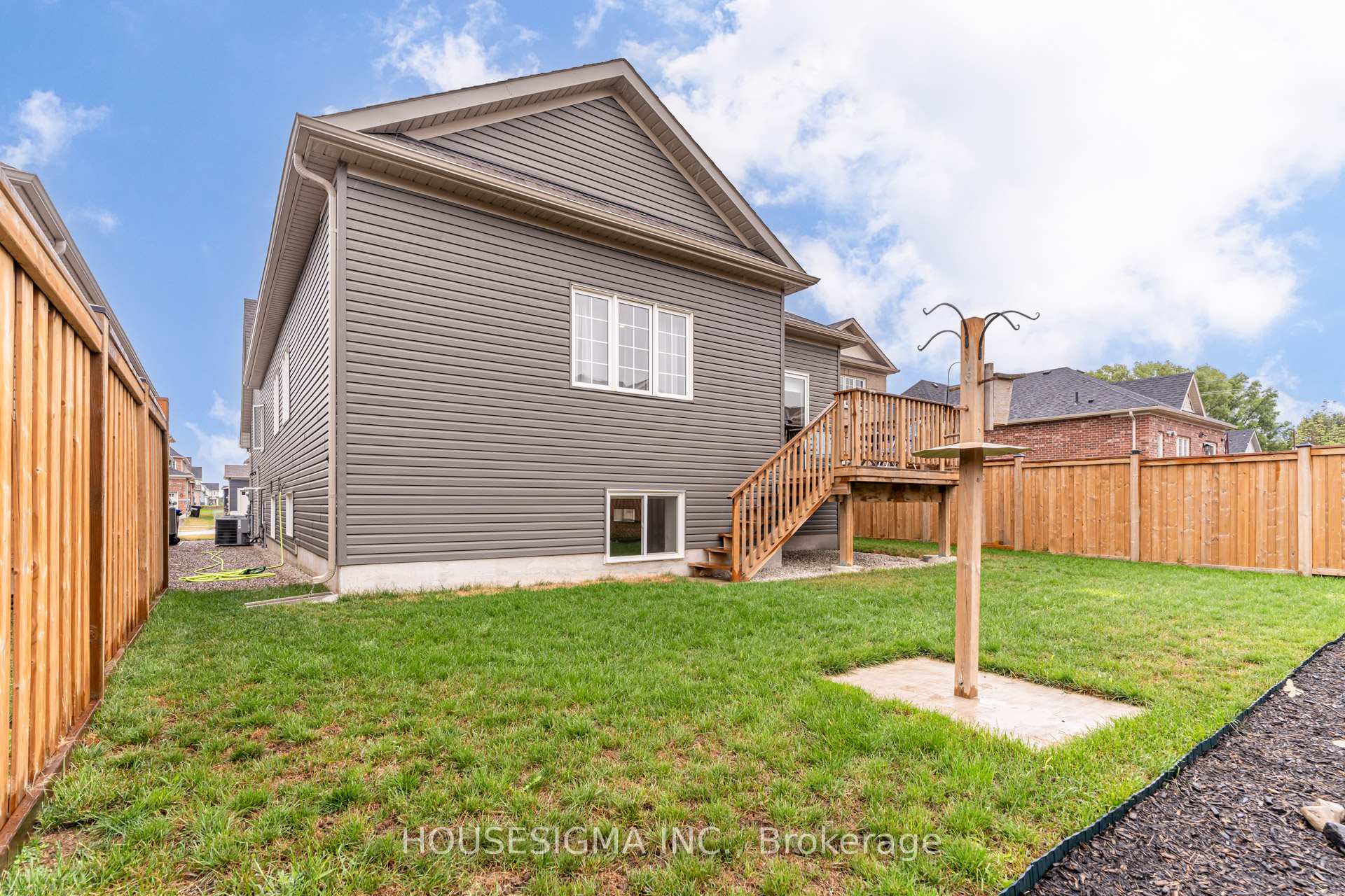 Photo 31 of 208 Breton Street, Clearview, Stayner — HOMEH