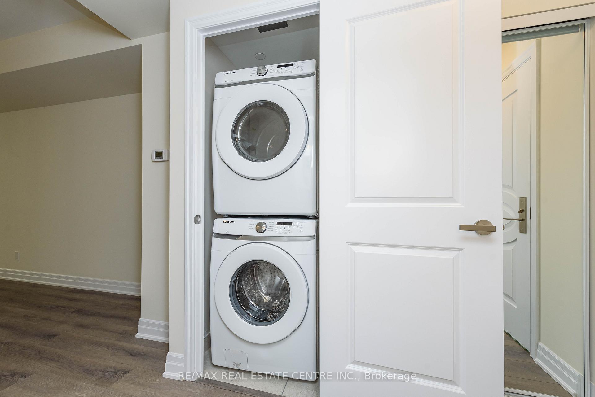 Photo 12 of Unit 910, 9075 Jane Street, Vaughan, Concord — HOMEH