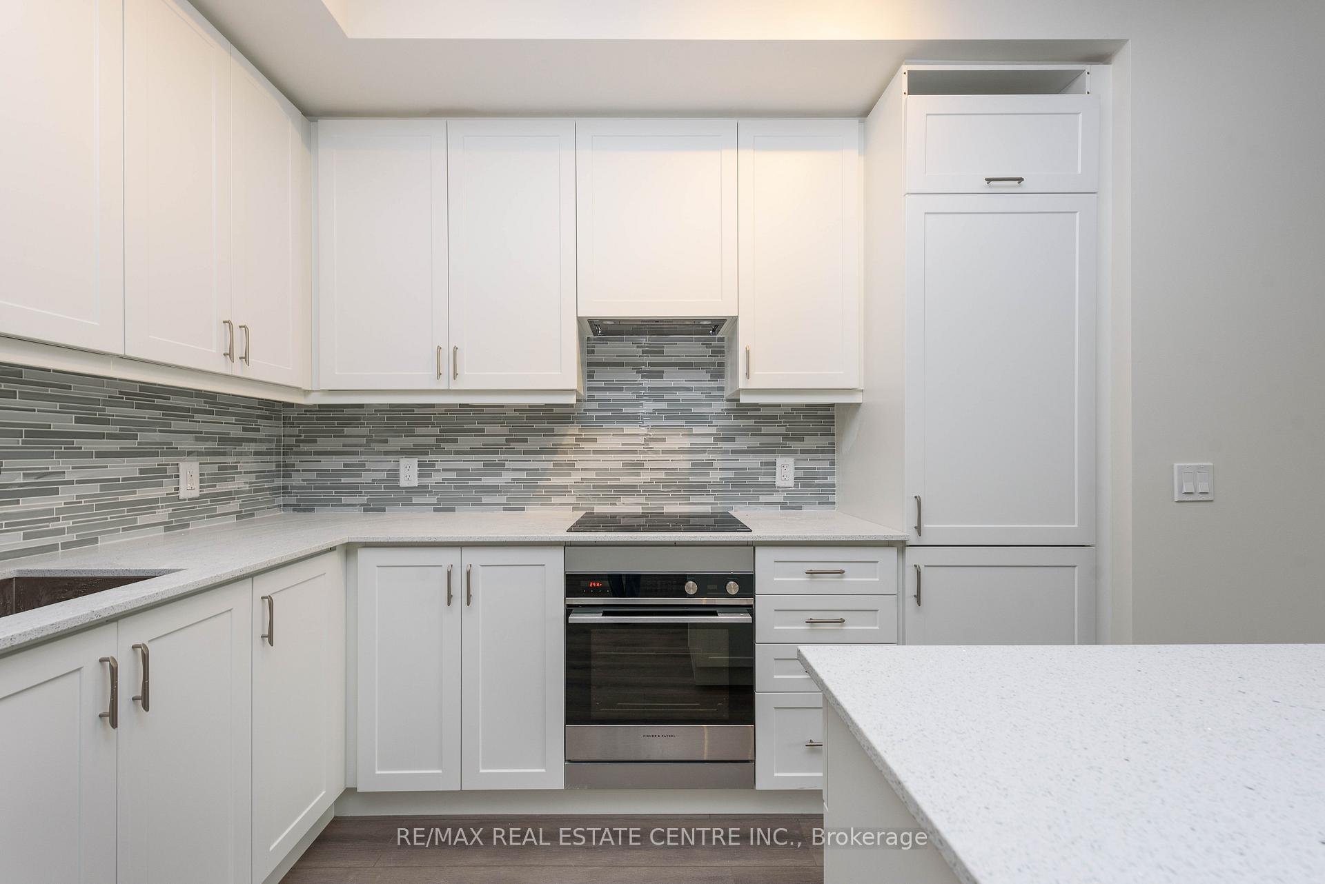 Photo 17 of Unit 910, 9075 Jane Street, Vaughan, Concord — HOMEH