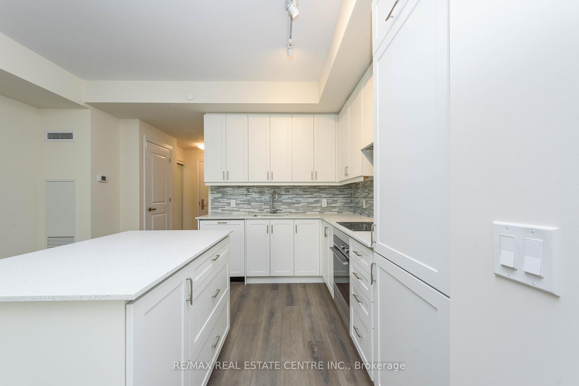 Photo 20 of Unit 910, 9075 Jane Street, Vaughan, Concord — HOMEH