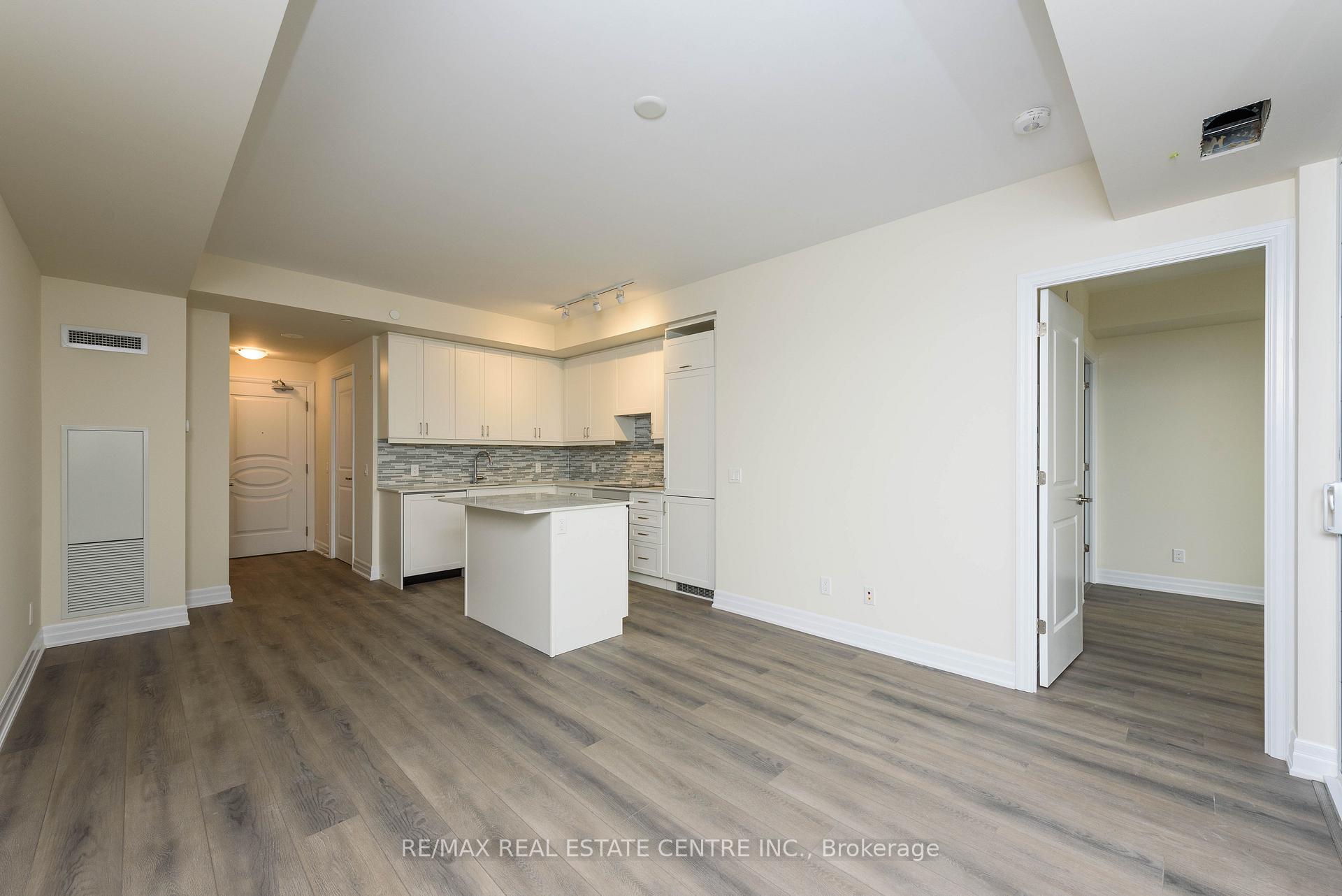 Photo 21 of Unit 910, 9075 Jane Street, Vaughan, Concord — HOMEH