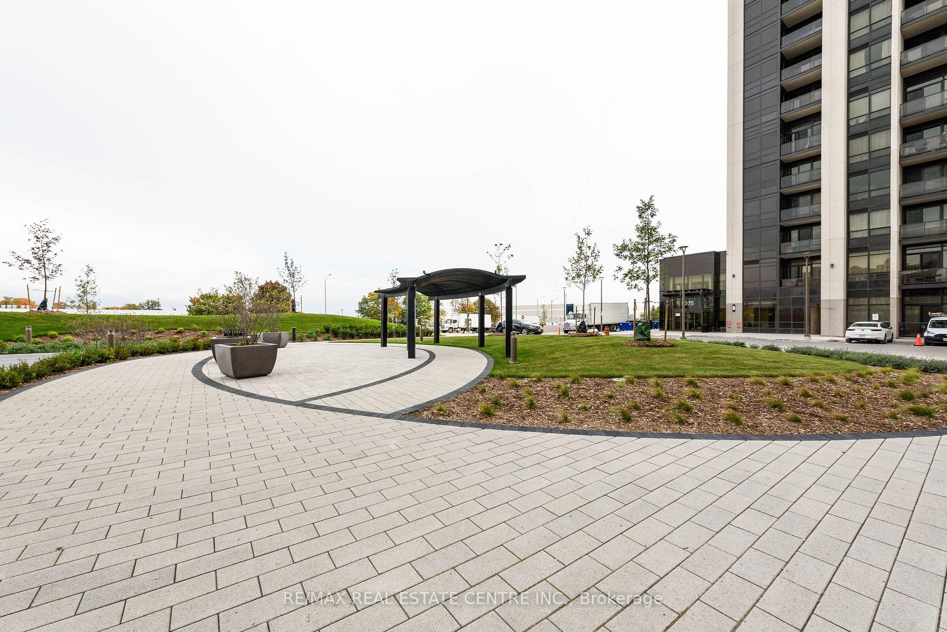 Photo 34 of Unit 910, 9075 Jane Street, Vaughan, Concord — HOMEH