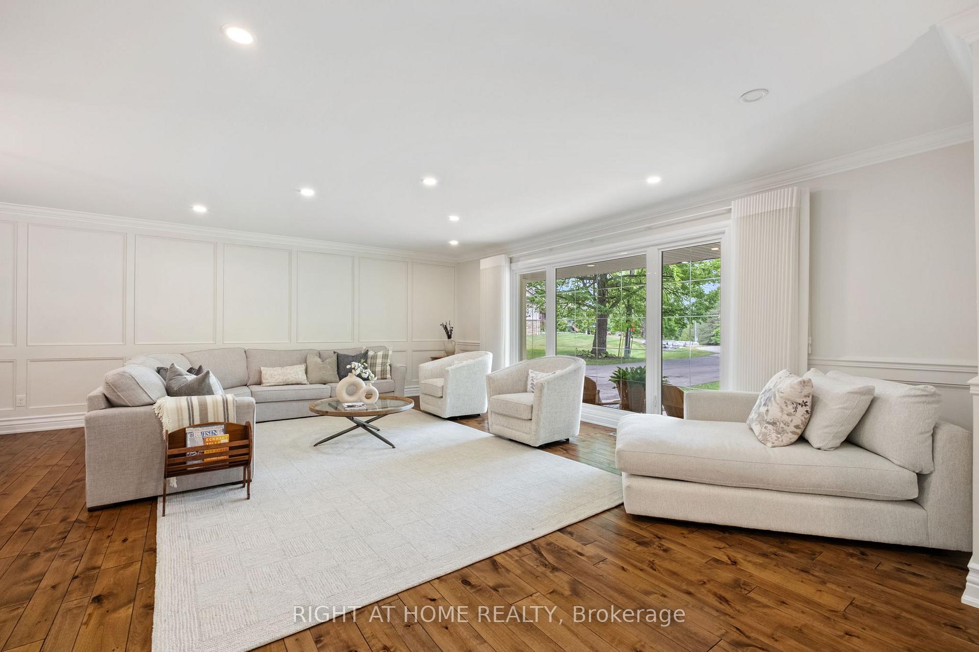 Photo 2 of 14 Mcbride Court, Caledon, Palgrave — HOMEH
