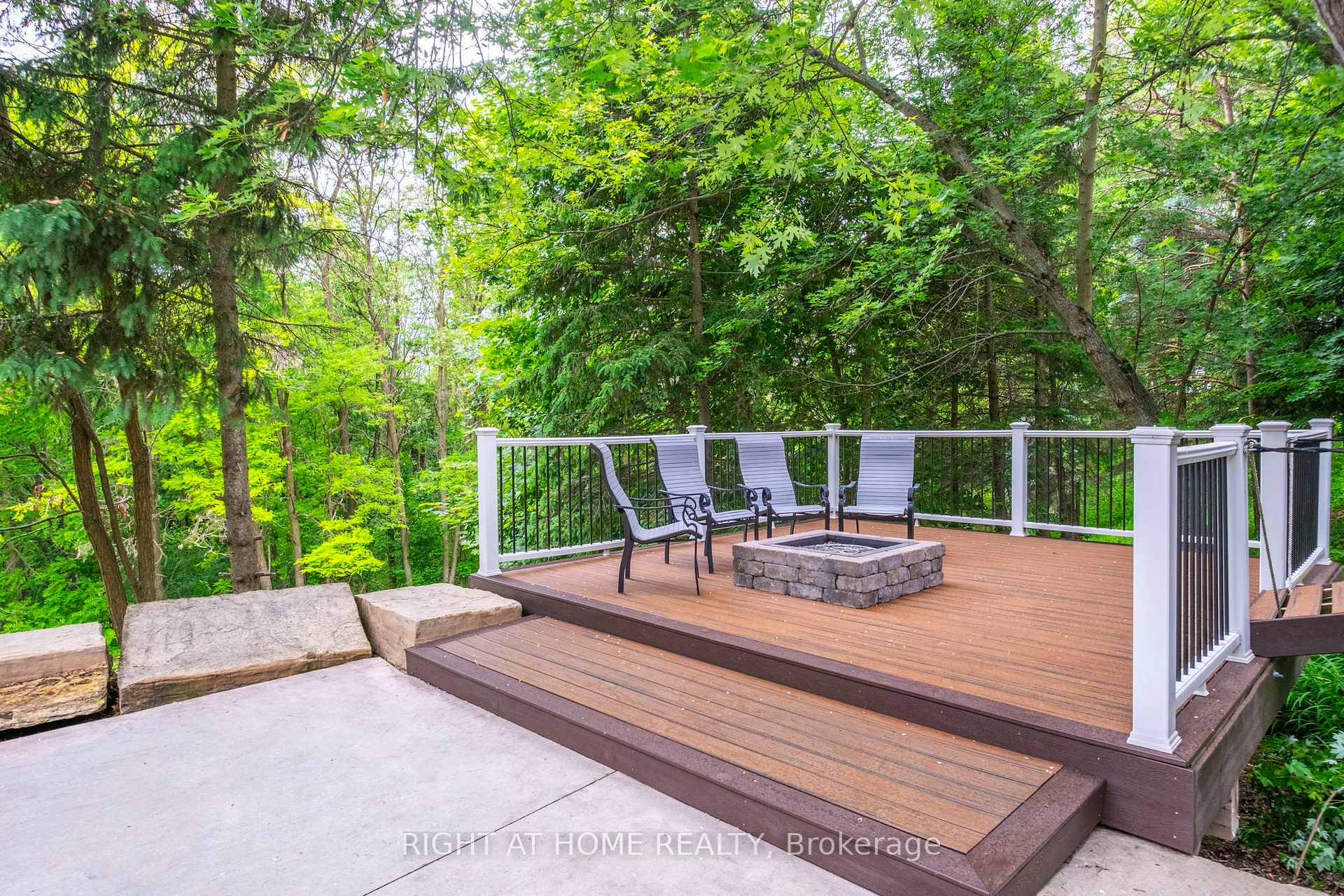 Photo 41 of 14 Mcbride Court, Caledon, Palgrave — HOMEH