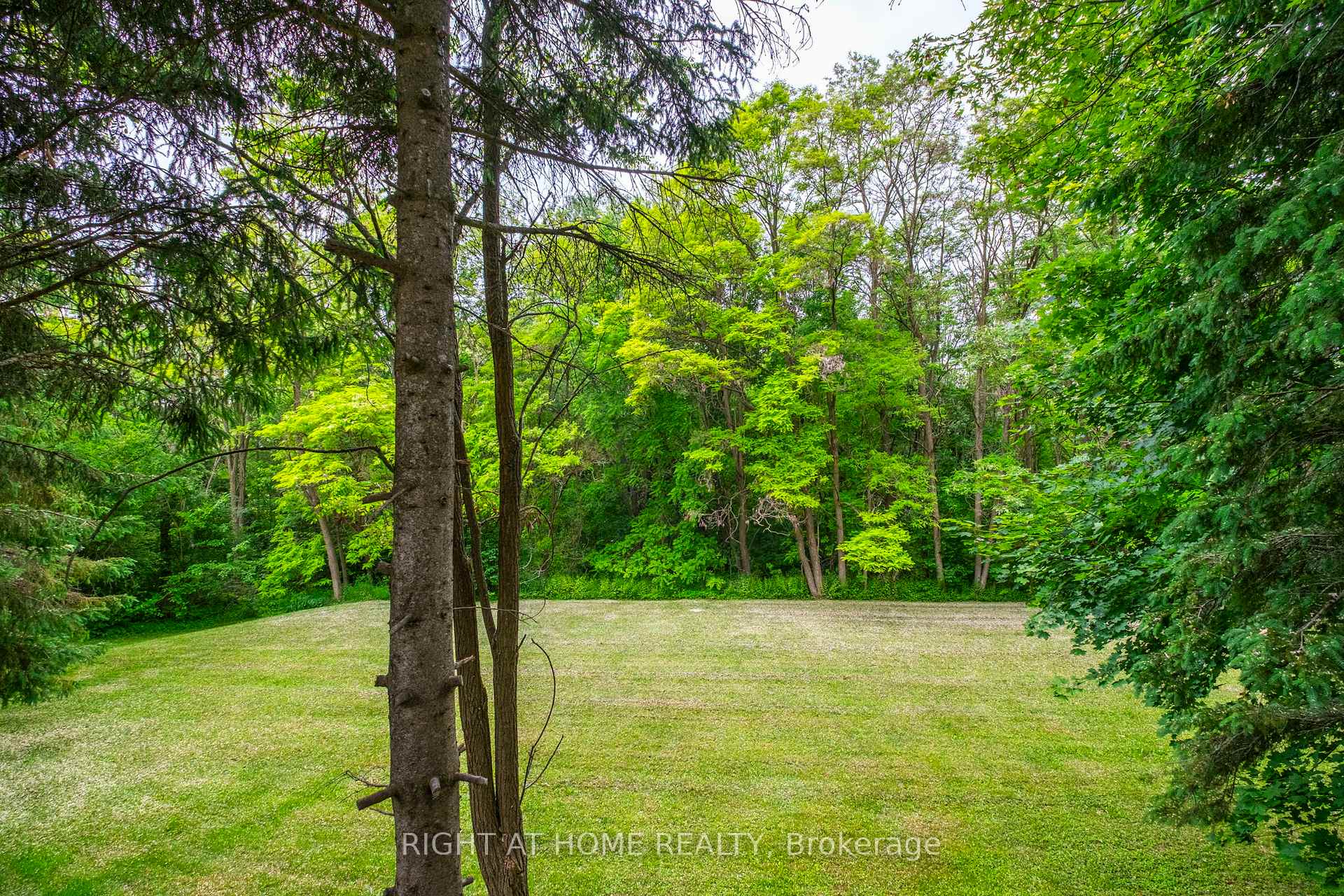 Photo 15 of 14 Mcbride Court, Caledon, Palgrave — HOMEH