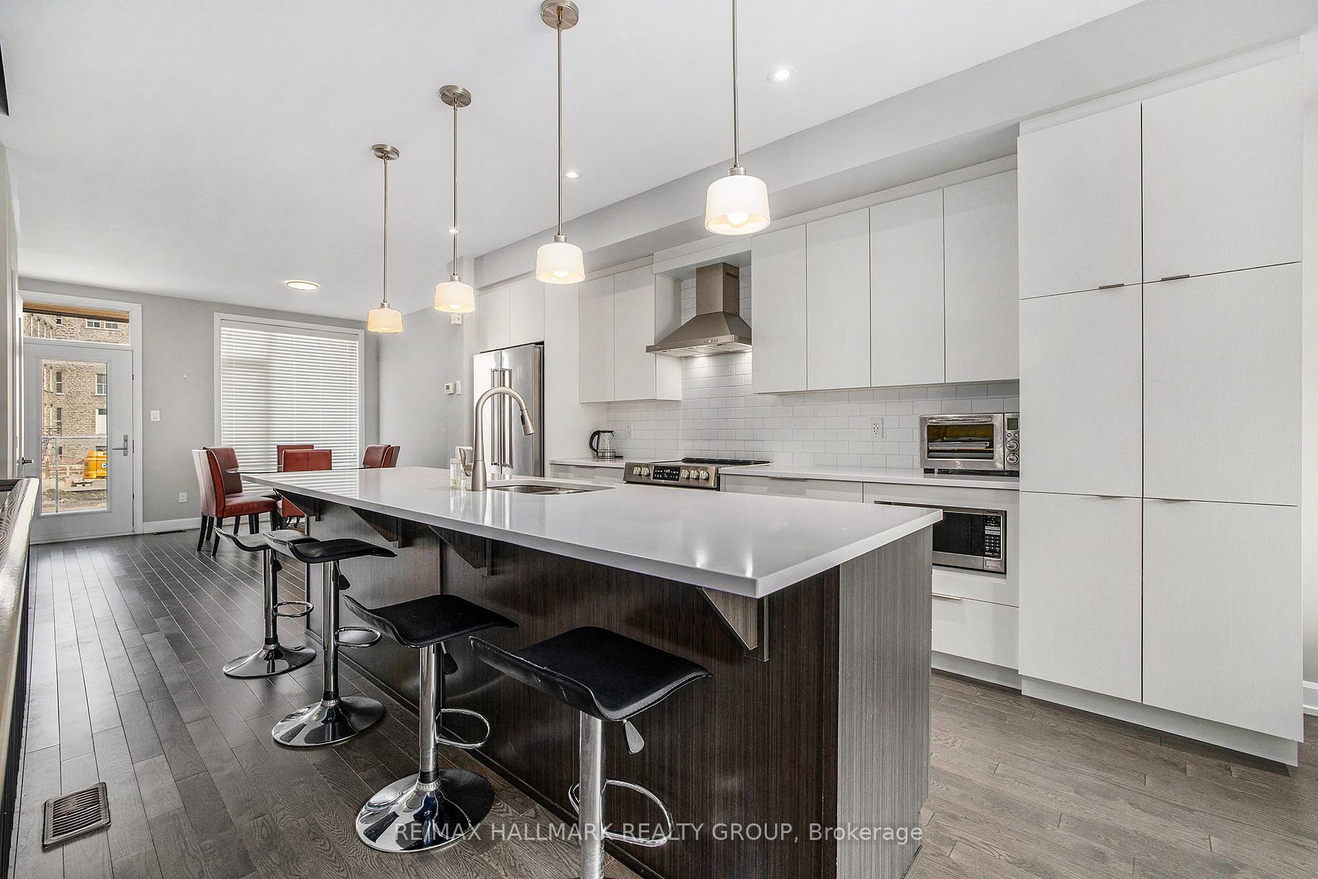Photo 4 of 378 Deschatelets Avenue, Ottawa, Ottawa East — HOMEH