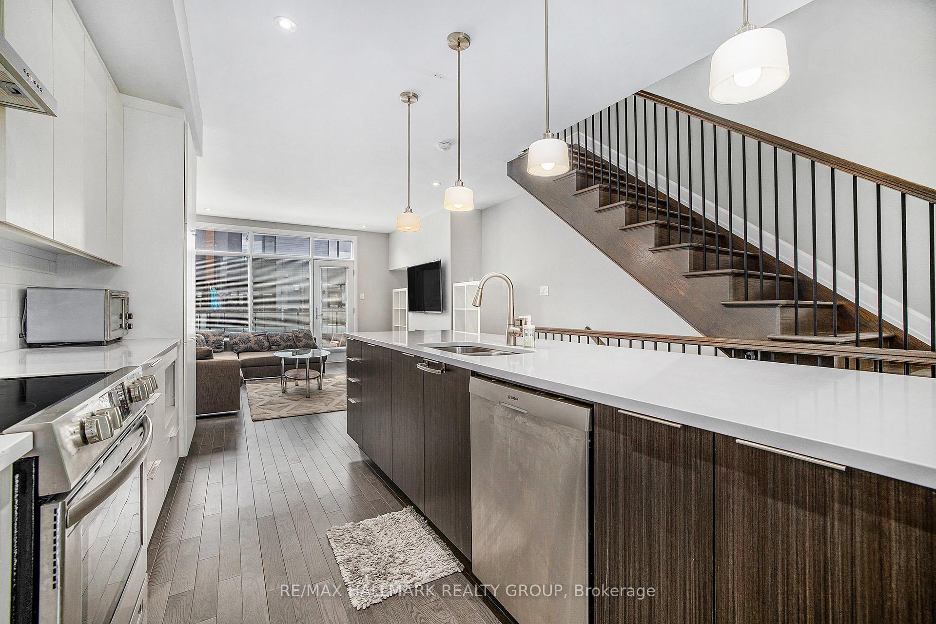 Photo 6 of 378 Deschatelets Avenue, Ottawa, Ottawa East — HOMEH