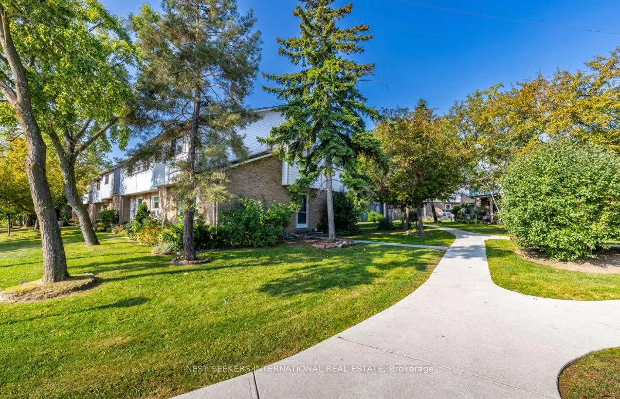 Photo 1 of Unit 30, 6540 Falconer Drive, Mississauga, Streetsville — HOMEH