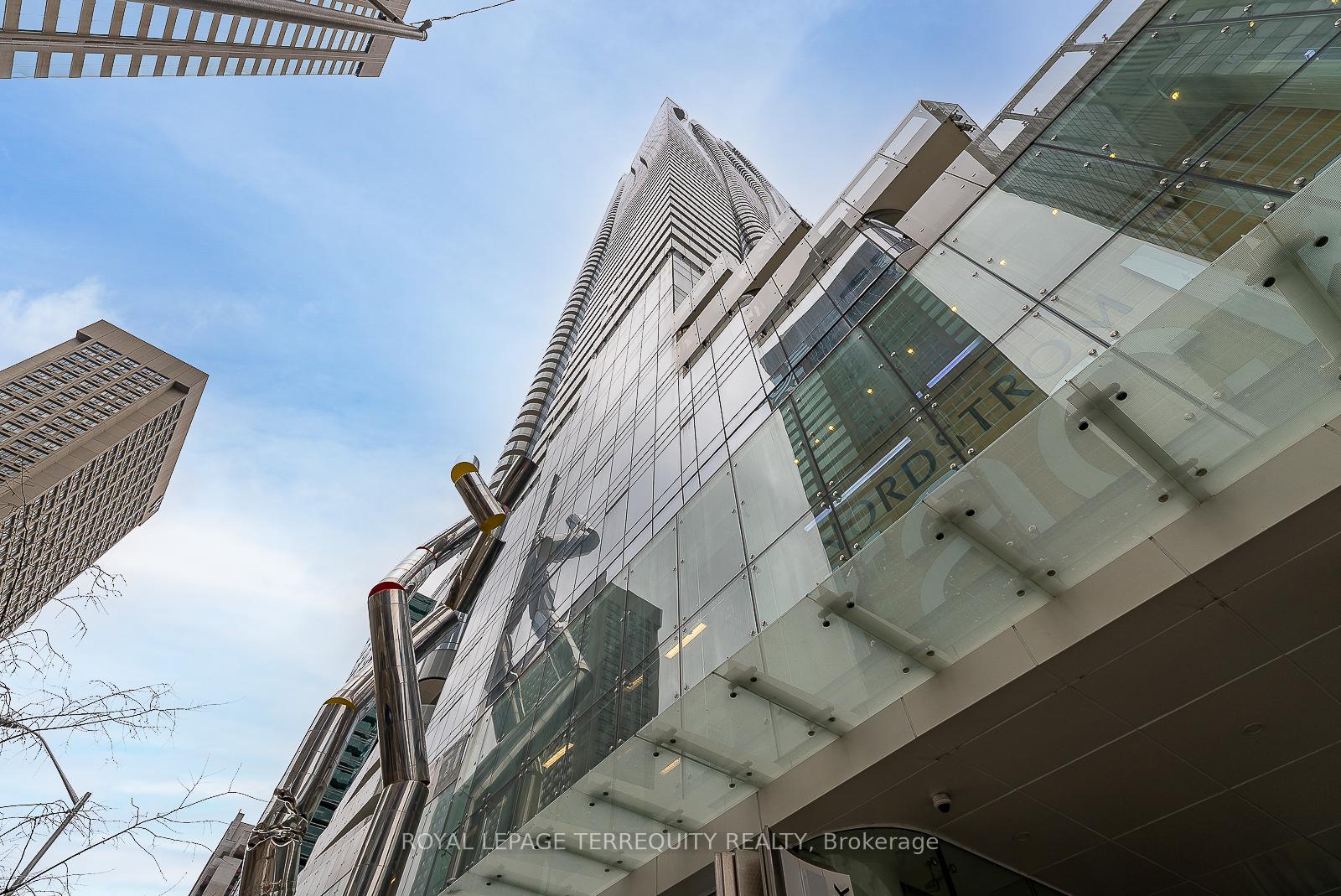 Photo 1 of Unit 4003, 1 Bloor Street E, Toronto, Church-Yonge Corridor — HOMEH