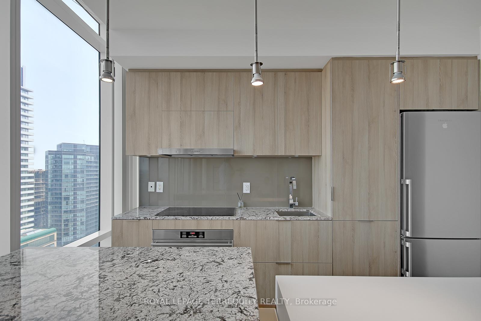 Photo 6 of Unit 4003, 1 Bloor Street E, Toronto, Church-Yonge Corridor — HOMEH