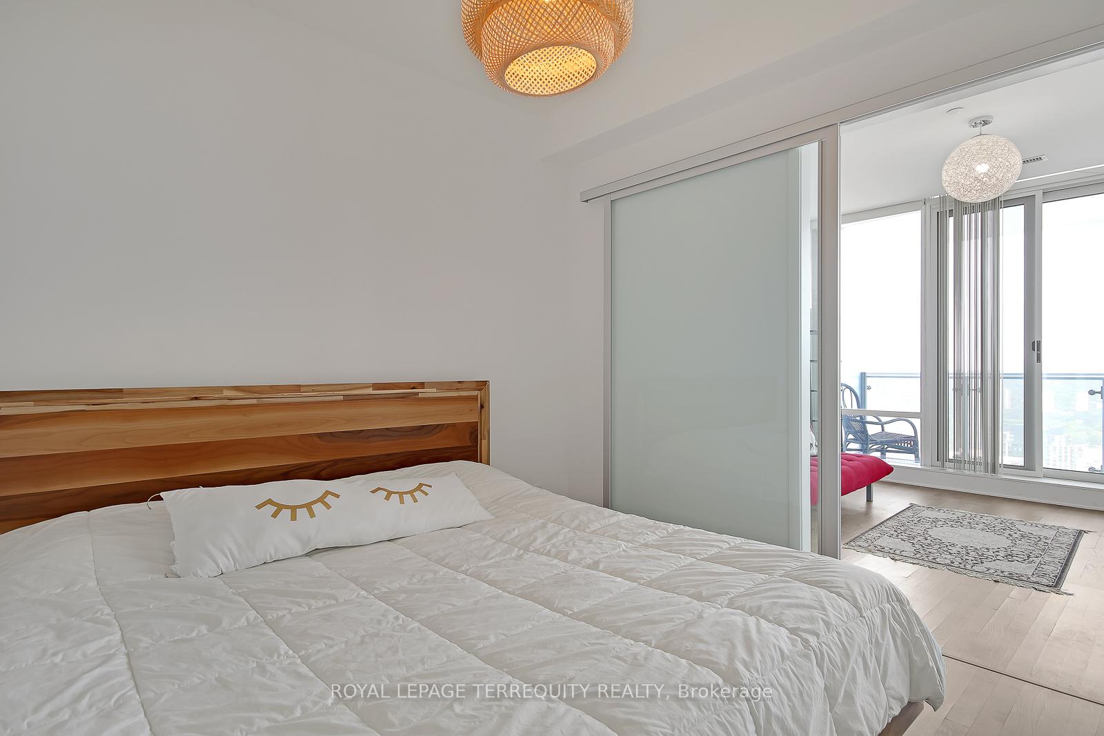 Photo 18 of Unit 4003, 1 Bloor Street E, Toronto, Church-Yonge Corridor — HOMEH