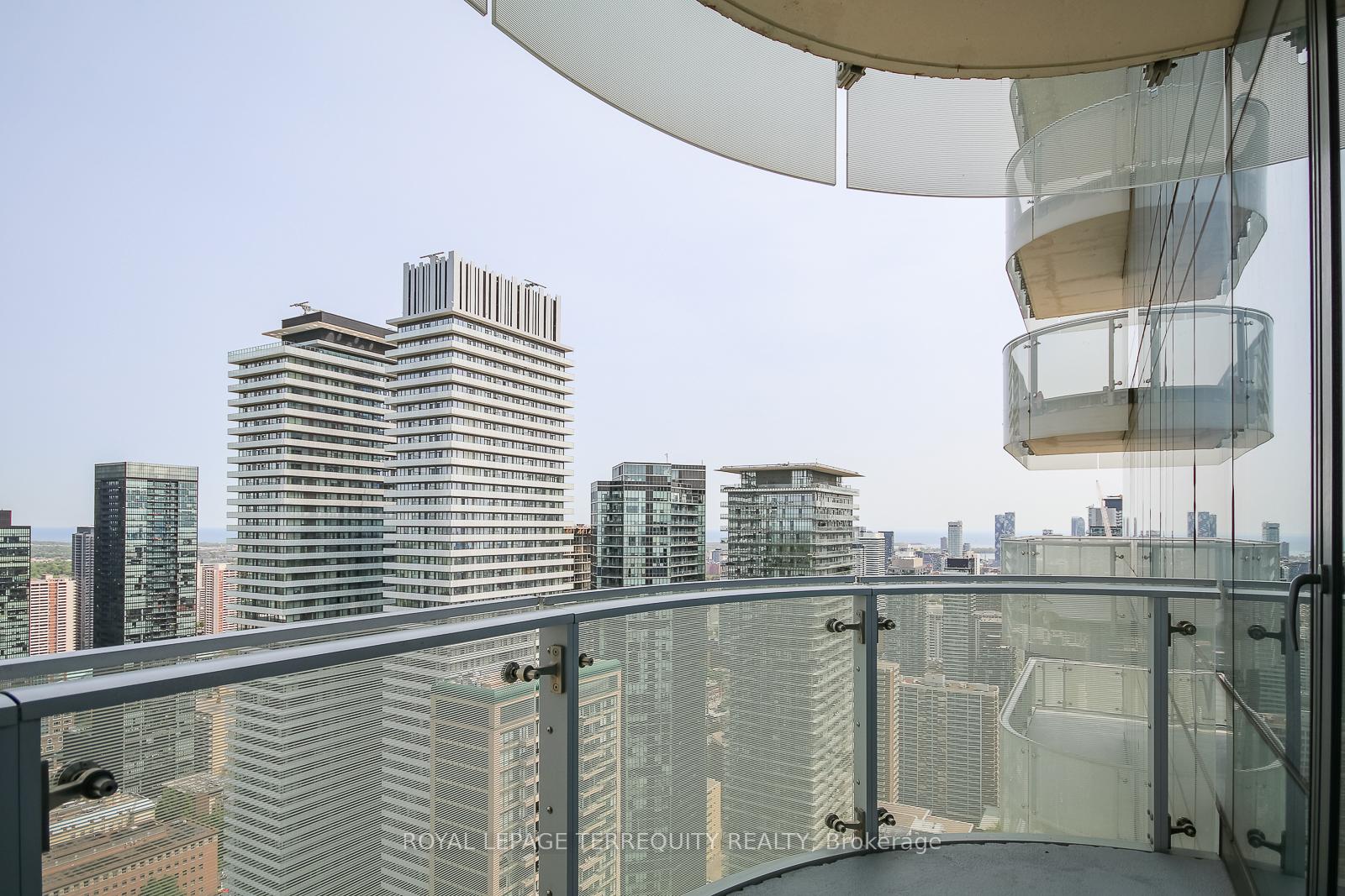 Photo 21 of Unit 4003, 1 Bloor Street E, Toronto, Church-Yonge Corridor — HOMEH
