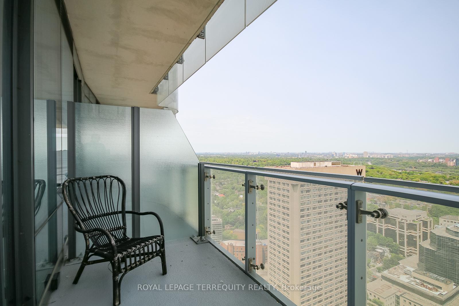 Photo 22 of Unit 4003, 1 Bloor Street E, Toronto, Church-Yonge Corridor — HOMEH