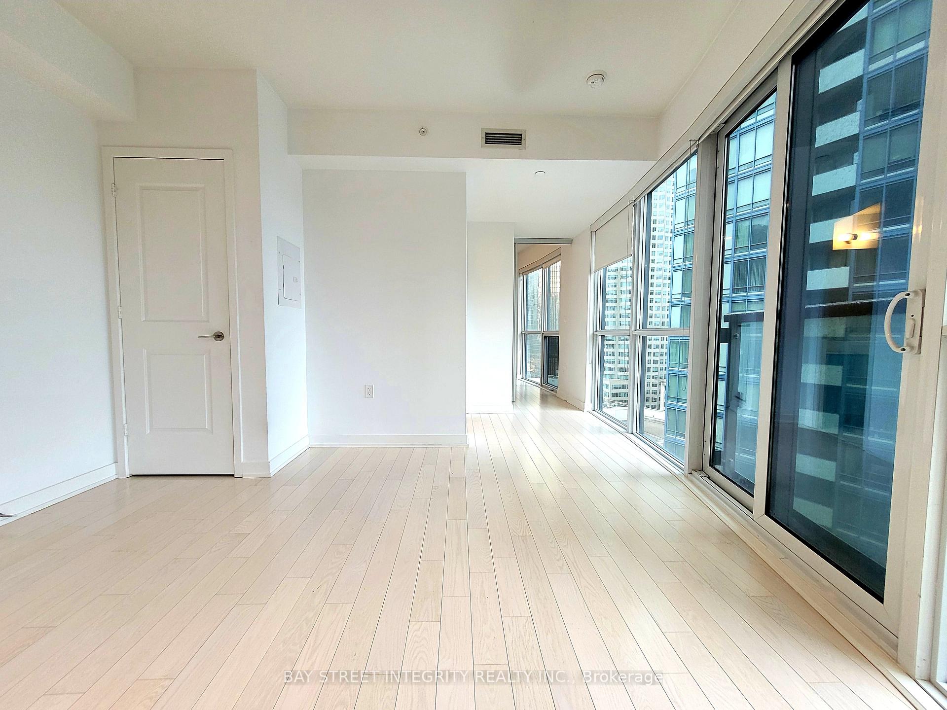 Photo 6 of Unit 1705, 1 The Esplanade Drive, Toronto, Waterfront Communities — HOMEH