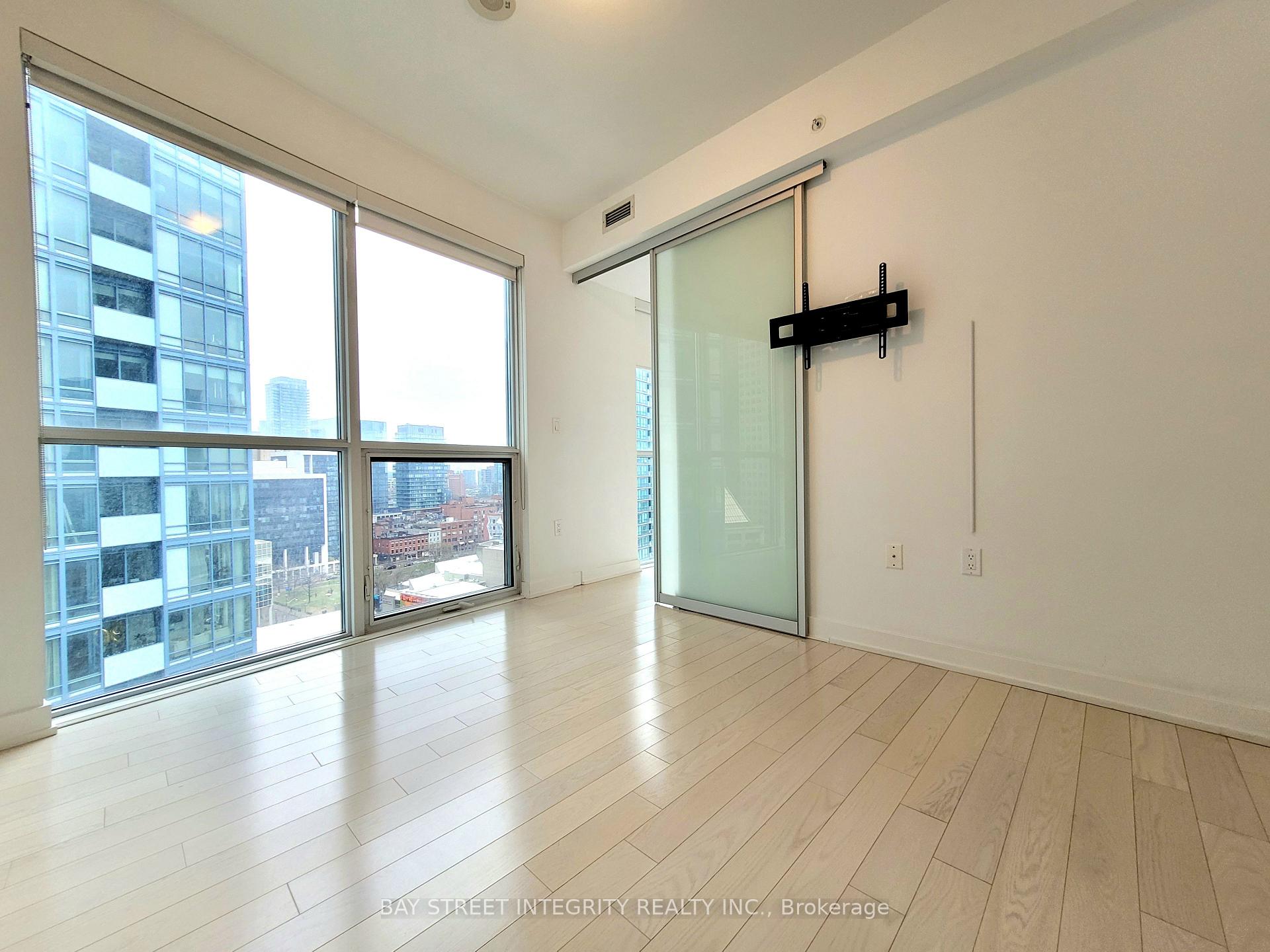 Photo 11 of Unit 1705, 1 The Esplanade Drive, Toronto, Waterfront Communities — HOMEH